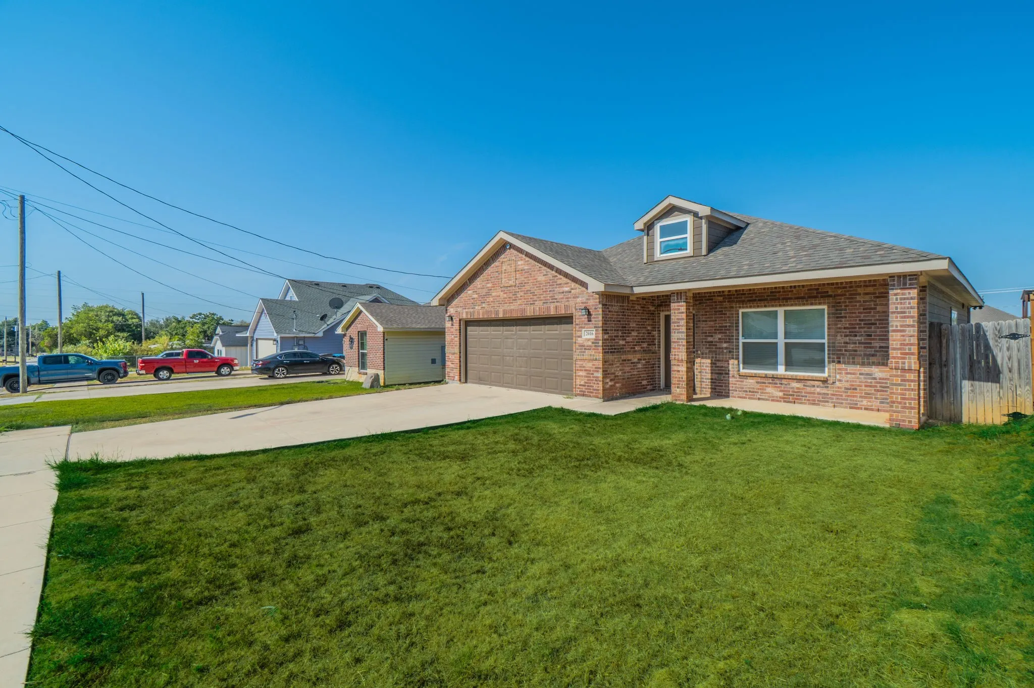 Single Family Residence For Sale in Tarrant County , 2016 Langston Street, Fort Worth, Texas 76105, 3 Bedroom, 2 Bathroom, 2 Garage spaces, 1,600 Sqft, built in 2019, mls#21369019, Real Estate Agent in Fort Worth, Homes For Sale in Tarrant county, Homes For Sale in Fort Worth, Realtor in Fort Worth Texas, Real Estate Brokerage Independent Realty Texas, Luminita Cordes Realtor