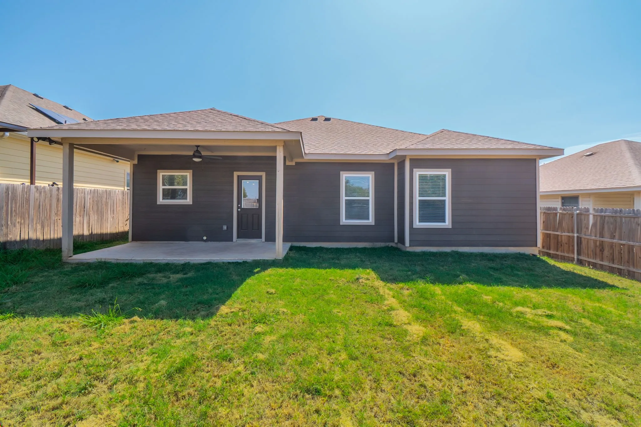 Single Family Residence For Sale in Tarrant County , 2016 Langston Street, Fort Worth, Texas 76105, 3 Bedroom, 2 Bathroom, 2 Garage spaces, 1,600 Sqft, built in 2019, mls#21369019, Real Estate Agent in Fort Worth, Homes For Sale in Tarrant county, Homes For Sale in Fort Worth, Realtor in Fort Worth Texas, Real Estate Brokerage Independent Realty Texas, Luminita Cordes Realtor