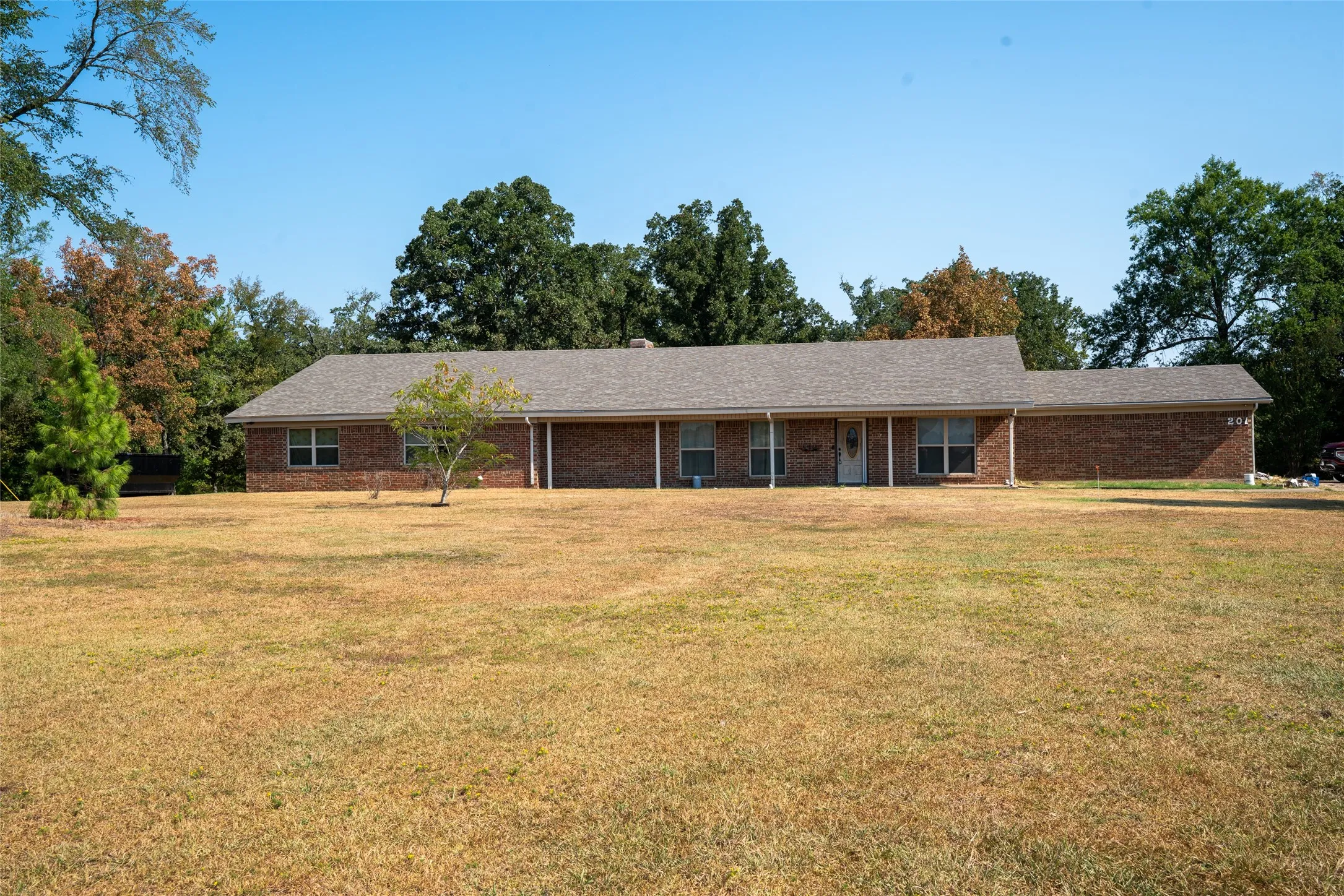 Single Family Residence For Sale in Hopkins County , 201 SHILOH, Sulphur Springs, Texas 75482, 4 Bedroom, 2 Bathroom, 2 Garage spaces, 3,283 Sqft, built in 1974, mls#21369783, Real Estate Agent in Sulphur Springs, Homes For Sale in Hopkins county, Homes For Sale in Sulphur Springs, Realtor in Sulphur Springs Texas, Real Estate Brokerage Independent Realty Texas, Luminita Cordes Realtor