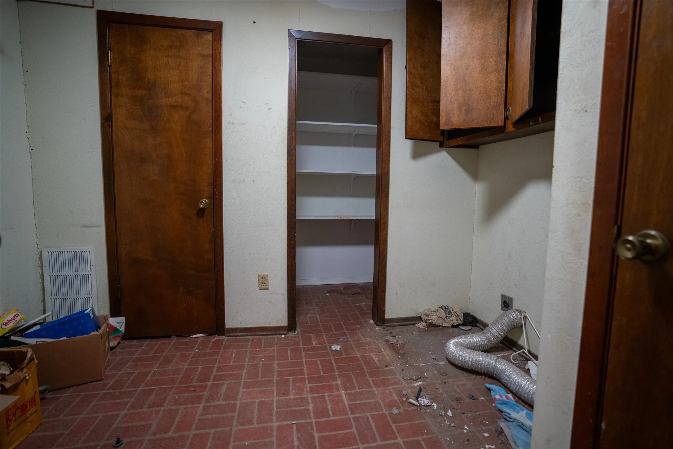 Single Family Residence For Sale in Hopkins County , 201 SHILOH, Sulphur Springs, Texas 75482, 4 Bedroom, 2 Bathroom, 2 Garage spaces, 3,283 Sqft, built in 1974, mls#21369783, Real Estate Agent in Sulphur Springs, Homes For Sale in Hopkins county, Homes For Sale in Sulphur Springs, Realtor in Sulphur Springs Texas, Real Estate Brokerage Independent Realty Texas, Luminita Cordes Realtor