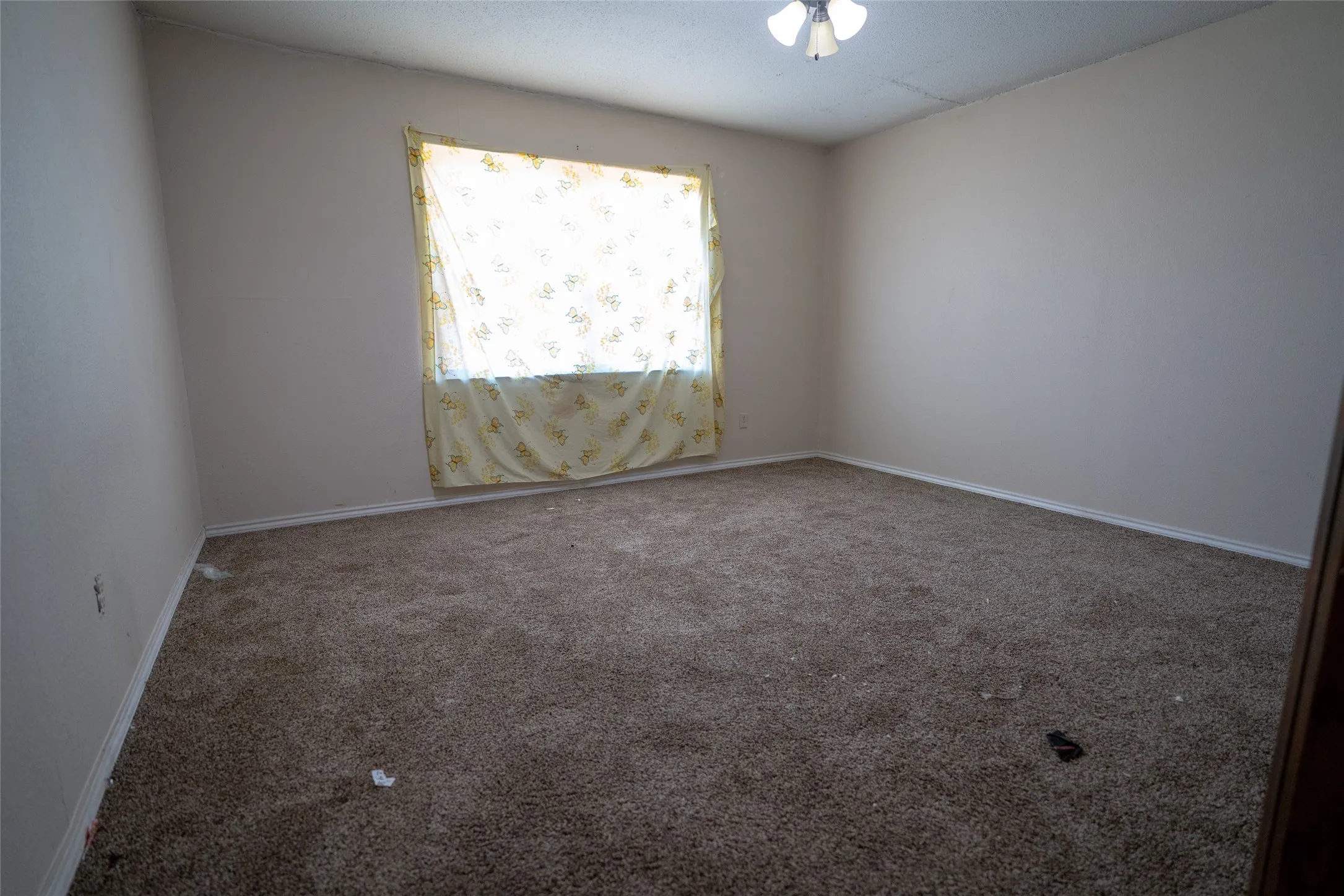 Single Family Residence For Sale in Hopkins County , 201 SHILOH, Sulphur Springs, Texas 75482, 4 Bedroom, 2 Bathroom, 2 Garage spaces, 3,283 Sqft, built in 1974, mls#21369783, Real Estate Agent in Sulphur Springs, Homes For Sale in Hopkins county, Homes For Sale in Sulphur Springs, Realtor in Sulphur Springs Texas, Real Estate Brokerage Independent Realty Texas, Luminita Cordes Realtor