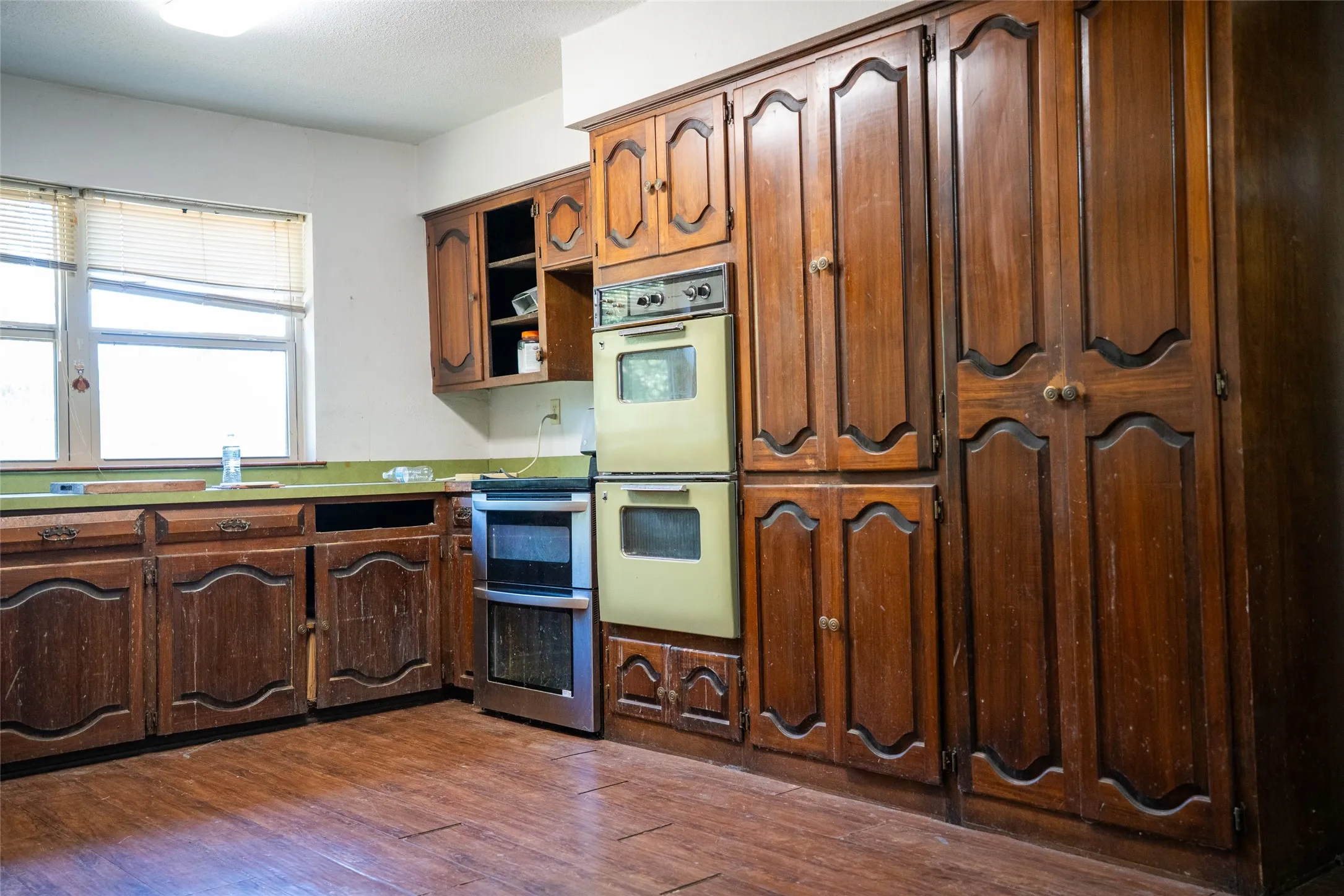 Single Family Residence For Sale in Hopkins County , 201 SHILOH, Sulphur Springs, Texas 75482, 4 Bedroom, 2 Bathroom, 2 Garage spaces, 3,283 Sqft, built in 1974, mls#21369783, Real Estate Agent in Sulphur Springs, Homes For Sale in Hopkins county, Homes For Sale in Sulphur Springs, Realtor in Sulphur Springs Texas, Real Estate Brokerage Independent Realty Texas, Luminita Cordes Realtor