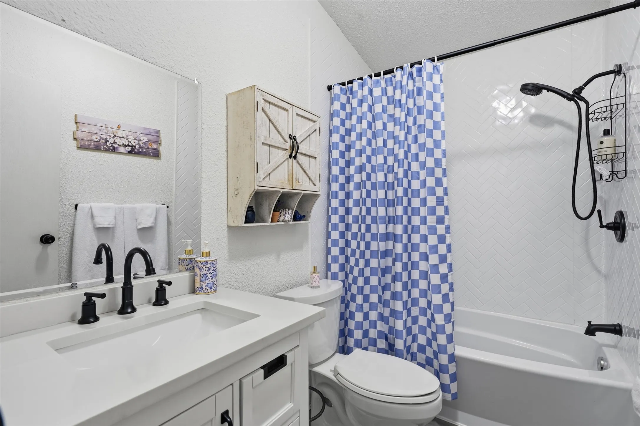 one of the hall bathroom in the mobile