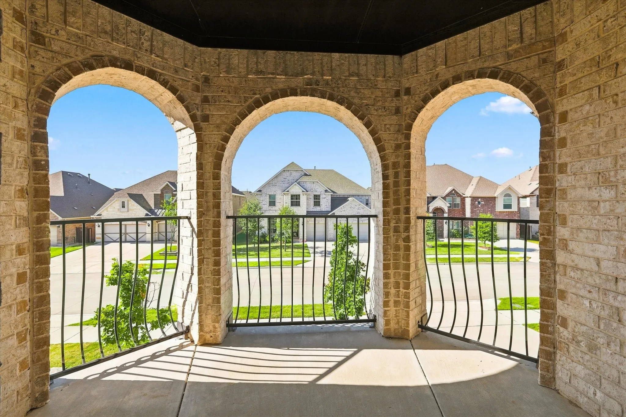 Single Family Residence For Sale in Tarrant County , 524 Long Meadow Drive, Haslet, Texas 76052, 6 Bedroom, 4 Bathroom, 2 Garage spaces, 4,016 Sqft, built in 2021, mls#21368027, Real Estate Agent in Haslet, Homes For Sale in Tarrant county, Homes For Sale in Haslet, Realtor in Haslet Texas, Real Estate Brokerage Independent Realty Texas, Luminita Cordes Realtor