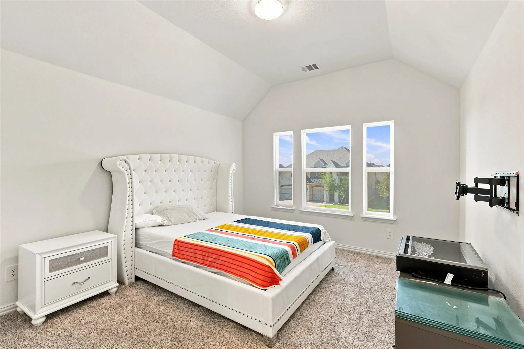 Single Family Residence For Sale in Tarrant County , 524 Long Meadow Drive, Haslet, Texas 76052, 6 Bedroom, 4 Bathroom, 2 Garage spaces, 4,016 Sqft, built in 2021, mls#21368027, Real Estate Agent in Haslet, Homes For Sale in Tarrant county, Homes For Sale in Haslet, Realtor in Haslet Texas, Real Estate Brokerage Independent Realty Texas, Luminita Cordes Realtor