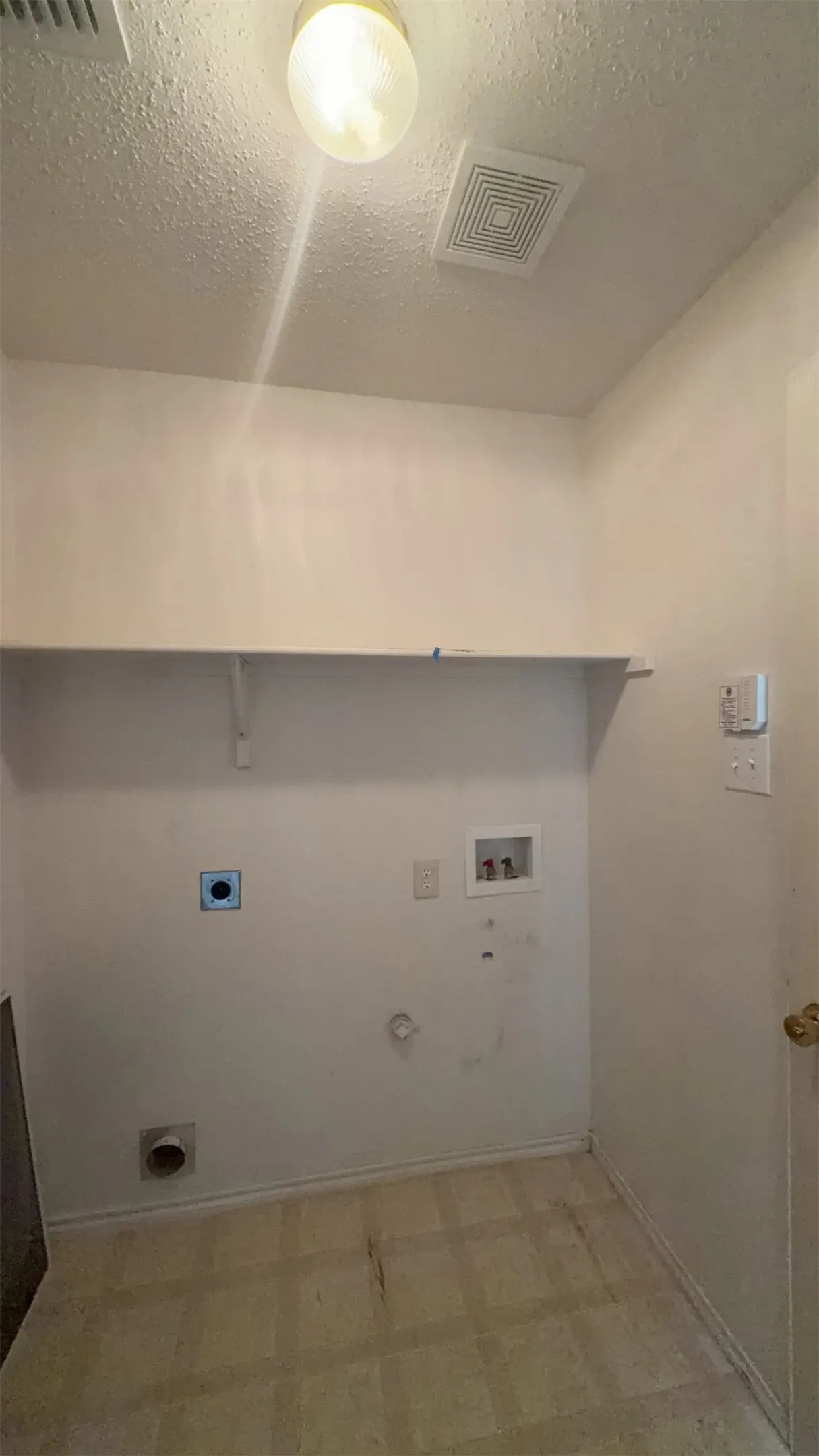 Single Family Residence For Rent in Collin County , 3704 Mariner Street, Mc Kinney, Texas 75070, 3 Bedroom, 2 Bathroom, 2 Garage spaces, 1,609 Sqft, built in 2004, mls#21371431, Real Estate Agent in Mc Kinney, Homes For Rent in Collin county, Homes For Rent in Mc Kinney, Realtor in Mc Kinney Texas, Real Estate Brokerage Independent Realty Texas, Luminita Cordes Realtor