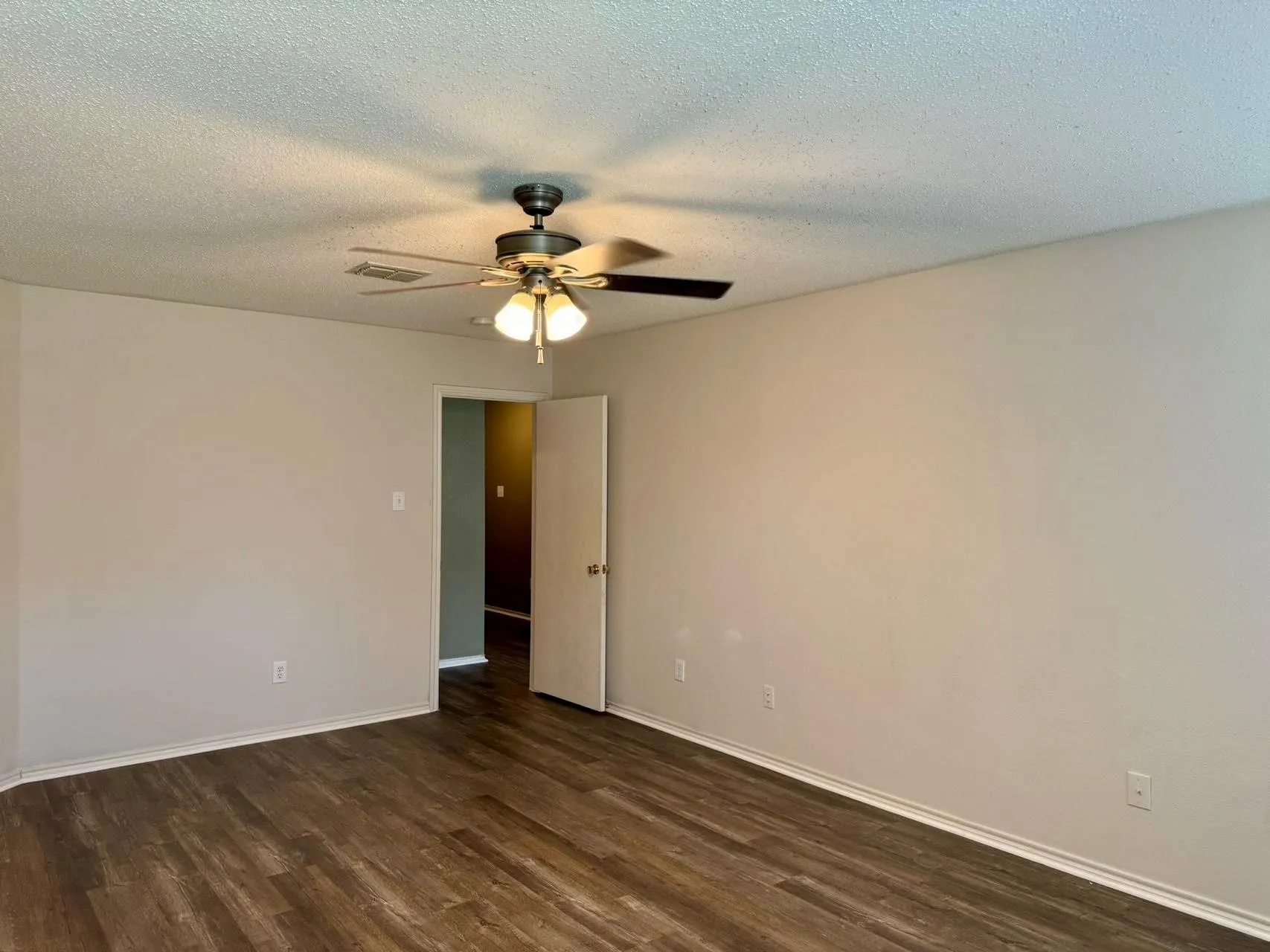 Single Family Residence For Rent in Collin County , 3704 Mariner Street, Mc Kinney, Texas 75070, 3 Bedroom, 2 Bathroom, 2 Garage spaces, 1,609 Sqft, built in 2004, mls#21371431, Real Estate Agent in Mc Kinney, Homes For Rent in Collin county, Homes For Rent in Mc Kinney, Realtor in Mc Kinney Texas, Real Estate Brokerage Independent Realty Texas, Luminita Cordes Realtor