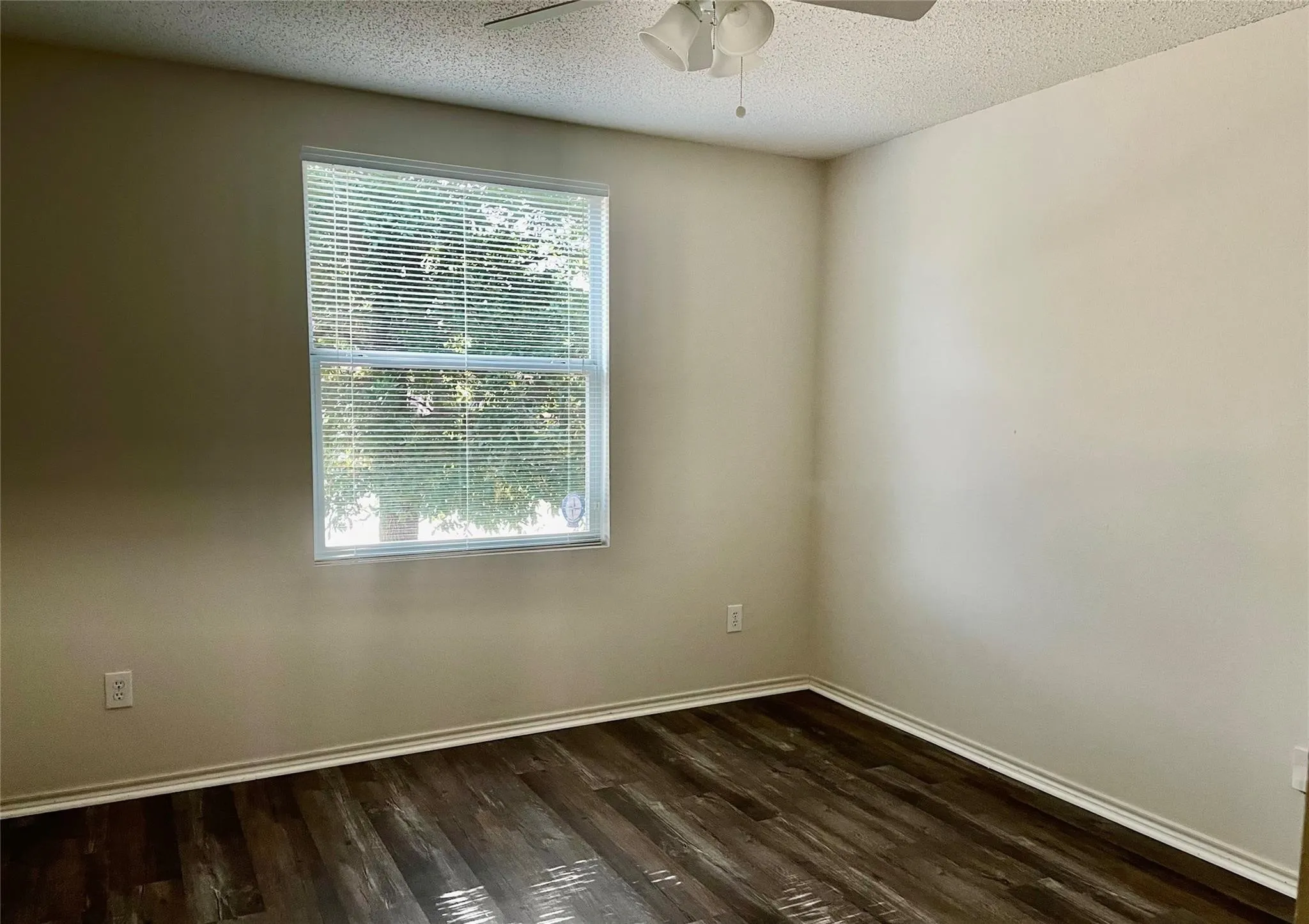 Single Family Residence For Rent in Collin County , 3704 Mariner Street, Mc Kinney, Texas 75070, 3 Bedroom, 2 Bathroom, 2 Garage spaces, 1,609 Sqft, built in 2004, mls#21371431, Real Estate Agent in Mc Kinney, Homes For Rent in Collin county, Homes For Rent in Mc Kinney, Realtor in Mc Kinney Texas, Real Estate Brokerage Independent Realty Texas, Luminita Cordes Realtor
