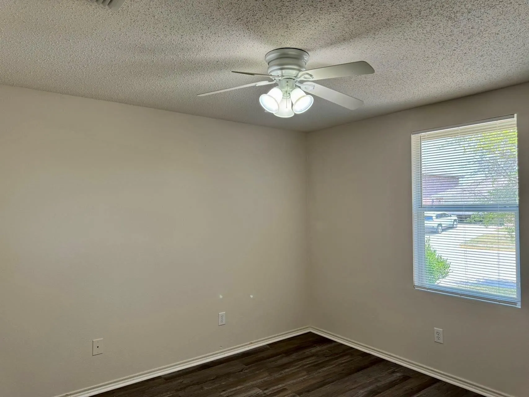 Single Family Residence For Rent in Collin County , 3704 Mariner Street, Mc Kinney, Texas 75070, 3 Bedroom, 2 Bathroom, 2 Garage spaces, 1,609 Sqft, built in 2004, mls#21371431, Real Estate Agent in Mc Kinney, Homes For Rent in Collin county, Homes For Rent in Mc Kinney, Realtor in Mc Kinney Texas, Real Estate Brokerage Independent Realty Texas, Luminita Cordes Realtor