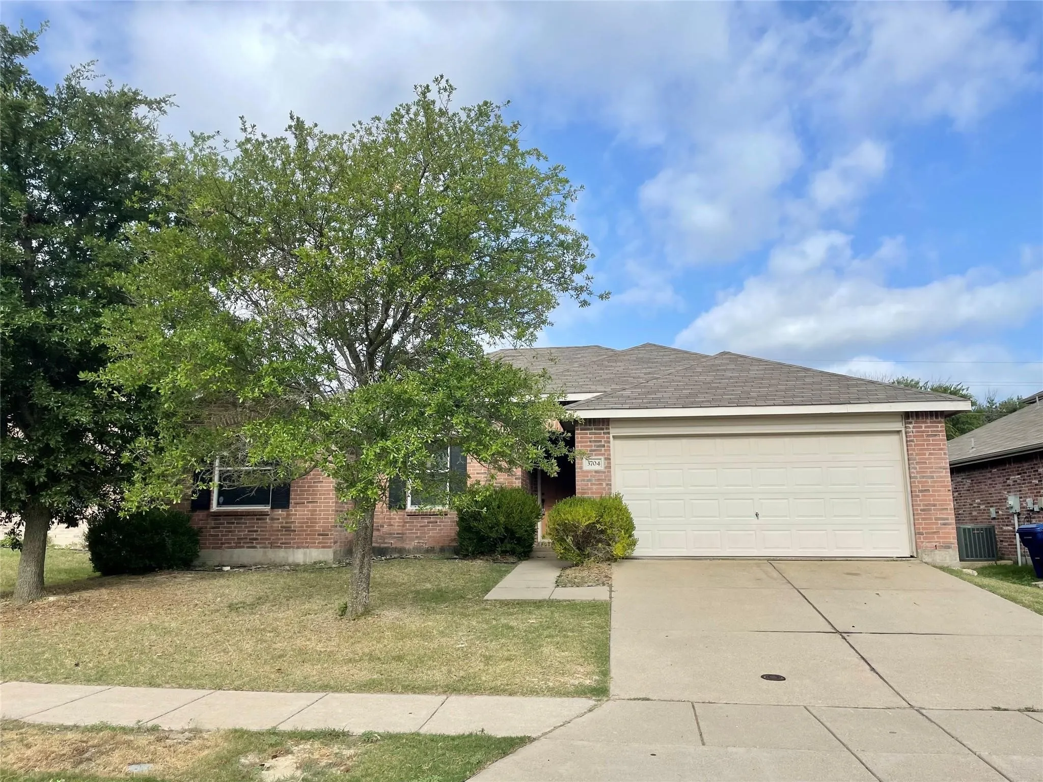 Single Family Residence For Rent in Collin County , 3704 Mariner Street, Mc Kinney, Texas 75070, 3 Bedroom, 2 Bathroom, 2 Garage spaces, 1,609 Sqft, built in 2004, mls#21371431, Real Estate Agent in Mc Kinney, Homes For Rent in Collin county, Homes For Rent in Mc Kinney, Realtor in Mc Kinney Texas, Real Estate Brokerage Independent Realty Texas, Luminita Cordes Realtor
