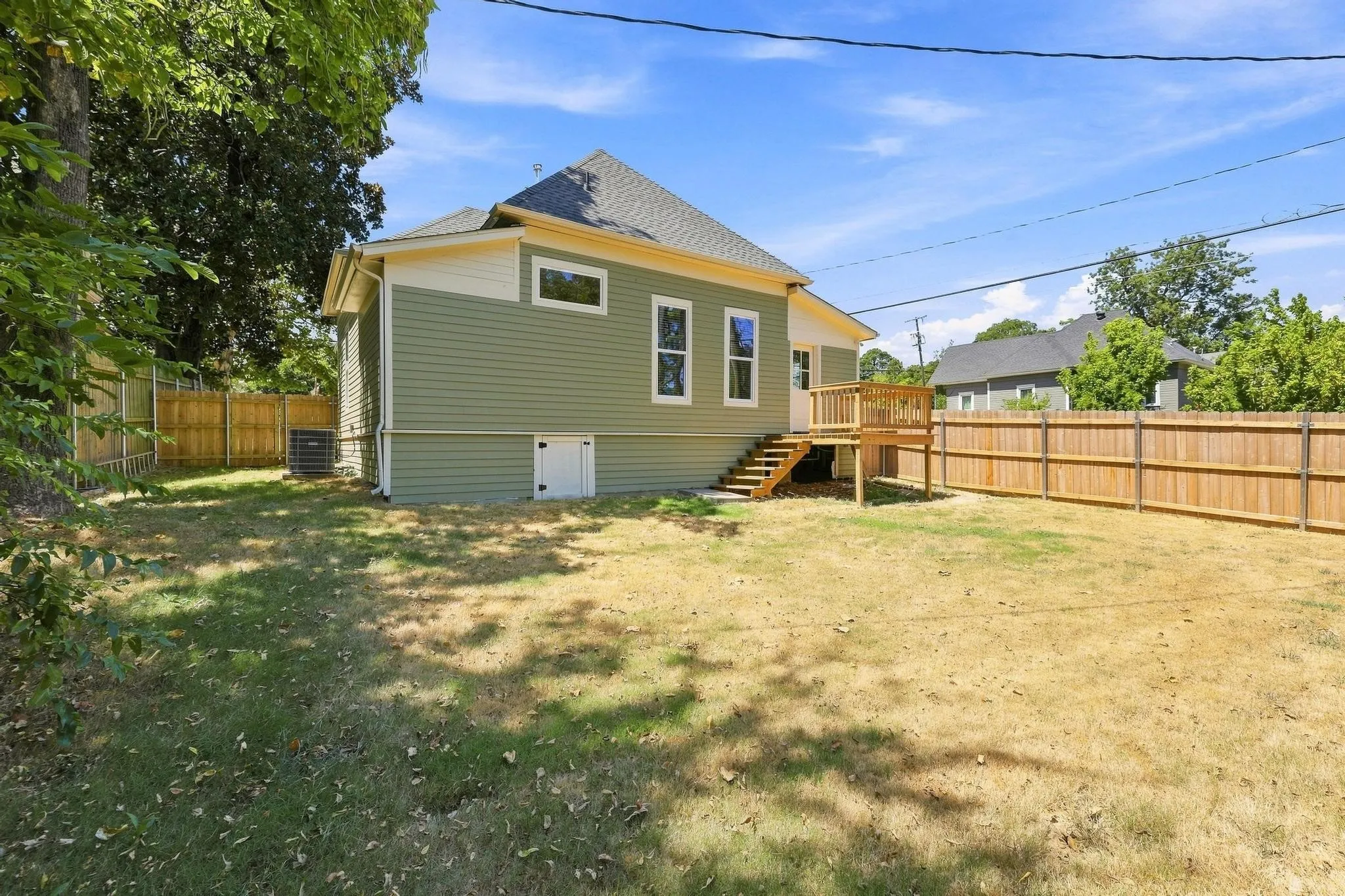 Single Family Residence For Sale in Grayson County , 308 N 5th Avenue, Denison, Texas 75021, 3 Bedroom, 2 Bathroom, 1 Garage spaces, 1,408 Sqft, built in 1920, mls#21367850, Real Estate Agent in Denison, Homes For Sale in Grayson county, Homes For Sale in Denison, Realtor in Denison Texas, Real Estate Brokerage Independent Realty Texas, Luminita Cordes Realtor