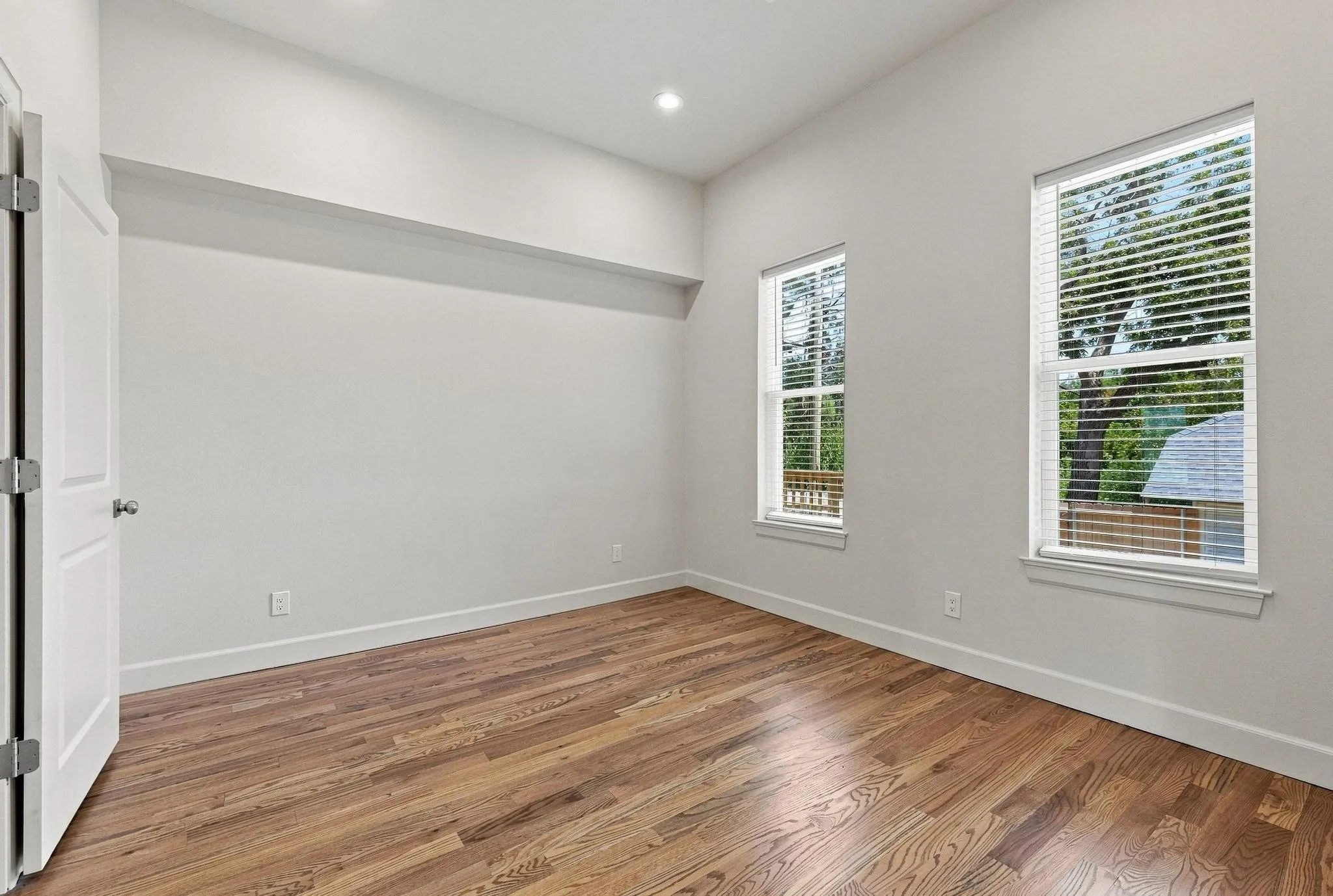 Single Family Residence For Sale in Grayson County , 308 N 5th Avenue, Denison, Texas 75021, 3 Bedroom, 2 Bathroom, 1 Garage spaces, 1,408 Sqft, built in 1920, mls#21367850, Real Estate Agent in Denison, Homes For Sale in Grayson county, Homes For Sale in Denison, Realtor in Denison Texas, Real Estate Brokerage Independent Realty Texas, Luminita Cordes Realtor