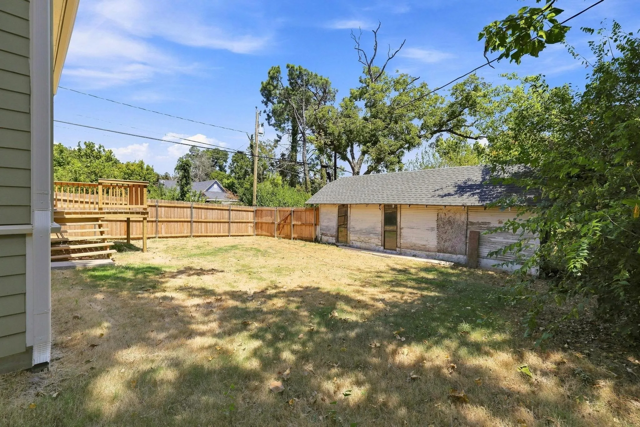 Single Family Residence For Sale in Grayson County , 308 N 5th Avenue, Denison, Texas 75021, 3 Bedroom, 2 Bathroom, 1 Garage spaces, 1,408 Sqft, built in 1920, mls#21367850, Real Estate Agent in Denison, Homes For Sale in Grayson county, Homes For Sale in Denison, Realtor in Denison Texas, Real Estate Brokerage Independent Realty Texas, Luminita Cordes Realtor