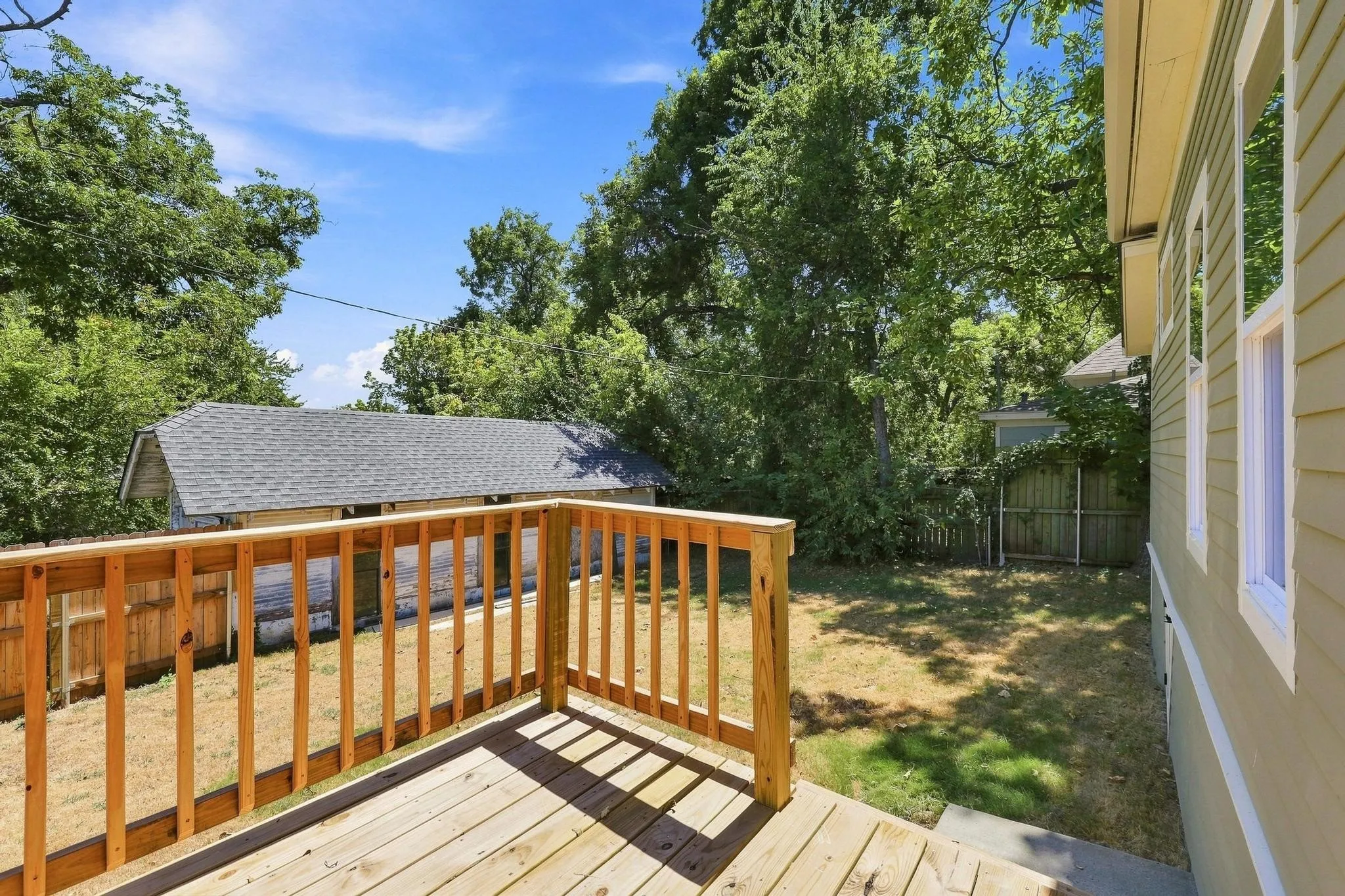 Single Family Residence For Sale in Grayson County , 308 N 5th Avenue, Denison, Texas 75021, 3 Bedroom, 2 Bathroom, 1 Garage spaces, 1,408 Sqft, built in 1920, mls#21367850, Real Estate Agent in Denison, Homes For Sale in Grayson county, Homes For Sale in Denison, Realtor in Denison Texas, Real Estate Brokerage Independent Realty Texas, Luminita Cordes Realtor