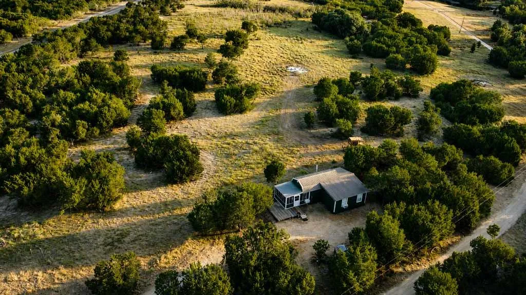 Single Family Residence For Sale in Coryell County , 1098 Winter Road, Gatesville, Texas 76528, 2 Bedroom, 1 Bathroom, Garage spaces, 596 Sqft, built in 2016, mls#21369890, Real Estate Agent in Gatesville, Homes For Sale in Coryell county, Homes For Sale in Gatesville, Realtor in Gatesville Texas, Real Estate Brokerage Independent Realty Texas, Luminita Cordes Realtor