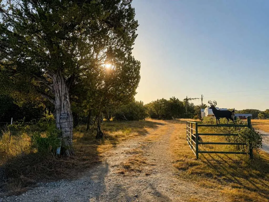 Single Family Residence For Sale in Coryell County , 1098 Winter Road, Gatesville, Texas 76528, 2 Bedroom, 1 Bathroom, Garage spaces, 596 Sqft, built in 2016, mls#21369890, Real Estate Agent in Gatesville, Homes For Sale in Coryell county, Homes For Sale in Gatesville, Realtor in Gatesville Texas, Real Estate Brokerage Independent Realty Texas, Luminita Cordes Realtor