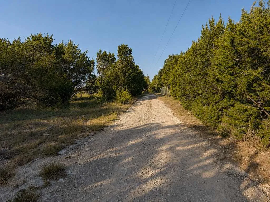 Single Family Residence For Sale in Coryell County , 1098 Winter Road, Gatesville, Texas 76528, 2 Bedroom, 1 Bathroom, Garage spaces, 596 Sqft, built in 2016, mls#21369890, Real Estate Agent in Gatesville, Homes For Sale in Coryell county, Homes For Sale in Gatesville, Realtor in Gatesville Texas, Real Estate Brokerage Independent Realty Texas, Luminita Cordes Realtor