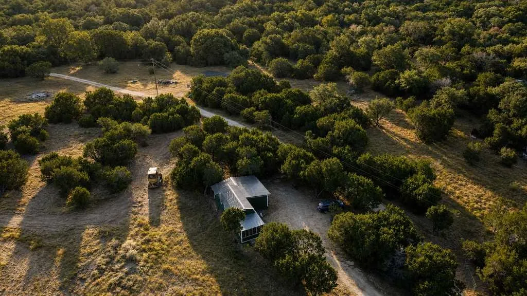 Single Family Residence For Sale in Coryell County , 1098 Winter Road, Gatesville, Texas 76528, 2 Bedroom, 1 Bathroom, Garage spaces, 596 Sqft, built in 2016, mls#21369890, Real Estate Agent in Gatesville, Homes For Sale in Coryell county, Homes For Sale in Gatesville, Realtor in Gatesville Texas, Real Estate Brokerage Independent Realty Texas, Luminita Cordes Realtor