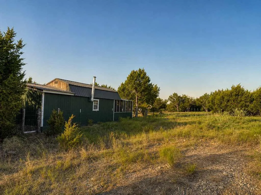 Single Family Residence For Sale in Coryell County , 1098 Winter Road, Gatesville, Texas 76528, 2 Bedroom, 1 Bathroom, Garage spaces, 596 Sqft, built in 2016, mls#21369890, Real Estate Agent in Gatesville, Homes For Sale in Coryell county, Homes For Sale in Gatesville, Realtor in Gatesville Texas, Real Estate Brokerage Independent Realty Texas, Luminita Cordes Realtor