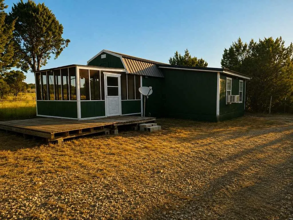 Single Family Residence For Sale in Coryell County , 1098 Winter Road, Gatesville, Texas 76528, 2 Bedroom, 1 Bathroom, Garage spaces, 596 Sqft, built in 2016, mls#21369890, Real Estate Agent in Gatesville, Homes For Sale in Coryell county, Homes For Sale in Gatesville, Realtor in Gatesville Texas, Real Estate Brokerage Independent Realty Texas, Luminita Cordes Realtor