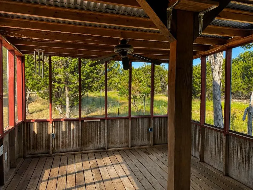 Single Family Residence For Sale in Coryell County , 1098 Winter Road, Gatesville, Texas 76528, 2 Bedroom, 1 Bathroom, Garage spaces, 596 Sqft, built in 2016, mls#21369890, Real Estate Agent in Gatesville, Homes For Sale in Coryell county, Homes For Sale in Gatesville, Realtor in Gatesville Texas, Real Estate Brokerage Independent Realty Texas, Luminita Cordes Realtor