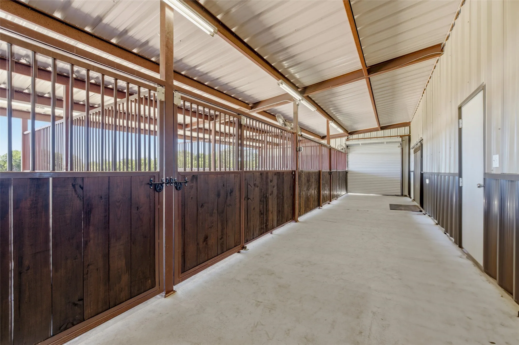 Single Family Residence For Sale in Parker County , 10106 Prather Road, Springtown, Texas 76082, 4 Bedroom, 5 Bathroom, 3 Garage spaces, 3,348 Sqft, built in 2018, mls#21369961, Real Estate Agent in Springtown, Homes For Sale in Parker county, Homes For Sale in Springtown, Realtor in Springtown Texas, Real Estate Brokerage Independent Realty Texas, Luminita Cordes Realtor