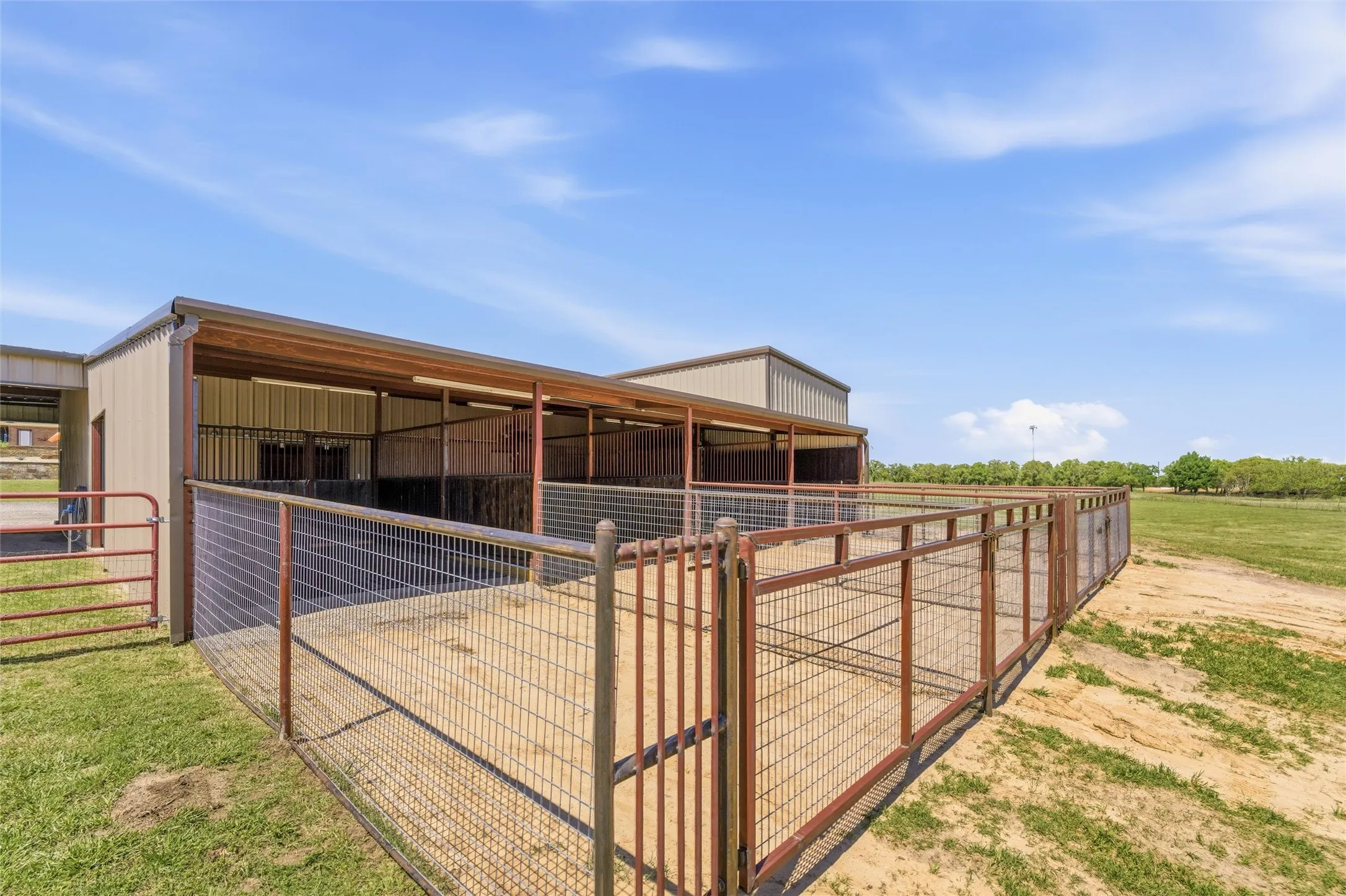 Single Family Residence For Sale in Parker County , 10106 Prather Road, Springtown, Texas 76082, 4 Bedroom, 5 Bathroom, 3 Garage spaces, 3,348 Sqft, built in 2018, mls#21369961, Real Estate Agent in Springtown, Homes For Sale in Parker county, Homes For Sale in Springtown, Realtor in Springtown Texas, Real Estate Brokerage Independent Realty Texas, Luminita Cordes Realtor