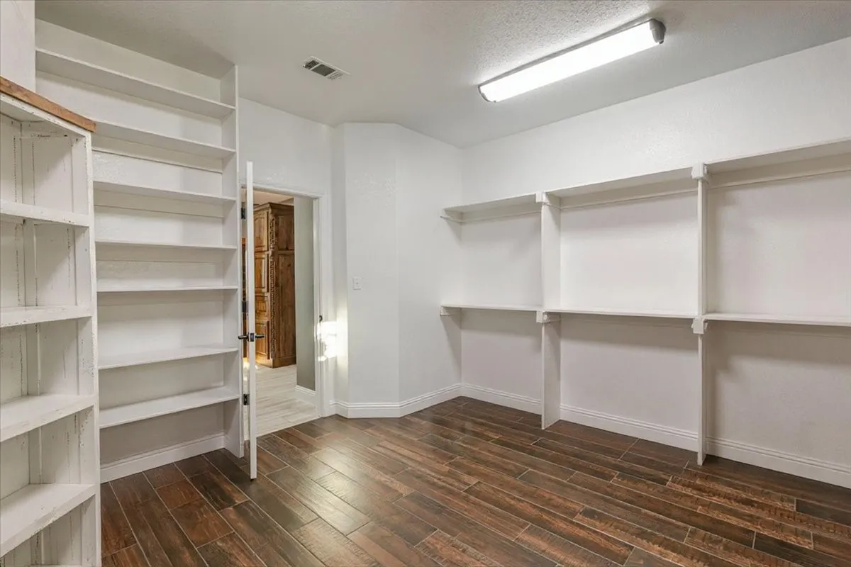 Single Family Residence For Sale in Parker County , 10106 Prather Road, Springtown, Texas 76082, 4 Bedroom, 5 Bathroom, 3 Garage spaces, 3,348 Sqft, built in 2018, mls#21369961, Real Estate Agent in Springtown, Homes For Sale in Parker county, Homes For Sale in Springtown, Realtor in Springtown Texas, Real Estate Brokerage Independent Realty Texas, Luminita Cordes Realtor