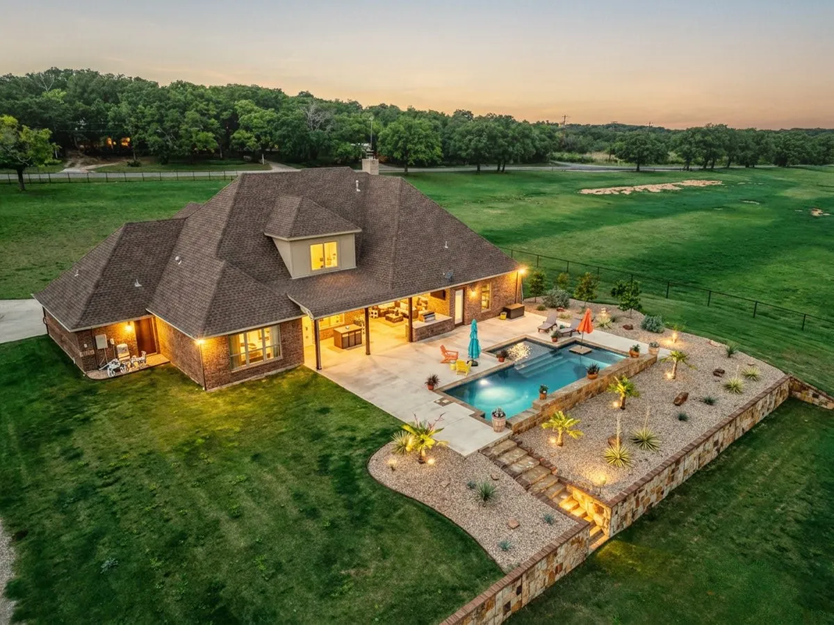 Single Family Residence For Sale in Parker County , 10106 Prather Road, Springtown, Texas 76082, 4 Bedroom, 5 Bathroom, 3 Garage spaces, 3,348 Sqft, built in 2018, mls#21369961, Real Estate Agent in Springtown, Homes For Sale in Parker county, Homes For Sale in Springtown, Realtor in Springtown Texas, Real Estate Brokerage Independent Realty Texas, Luminita Cordes Realtor