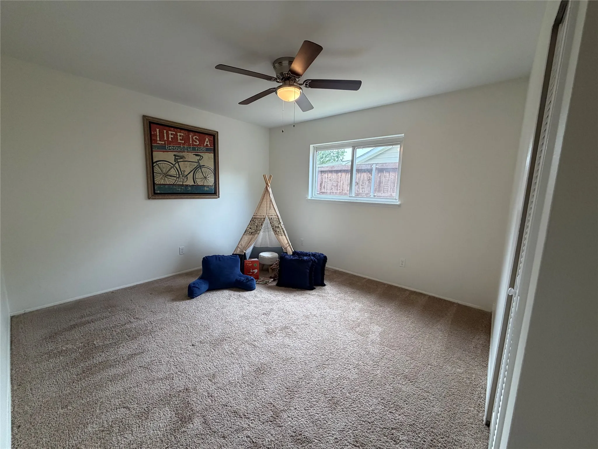 Single Family Residence For Sale in Denton County , 1332 Cherry Hill Lane, Lewisville, Texas 75067, 4 Bedroom, 2 Bathroom, 2 Garage spaces, 1,528 Sqft, built in 1972, mls#21371382, Real Estate Agent in Lewisville, Homes For Sale in Denton county, Homes For Sale in Lewisville, Realtor in Lewisville Texas, Real Estate Brokerage Independent Realty Texas, Luminita Cordes Realtor