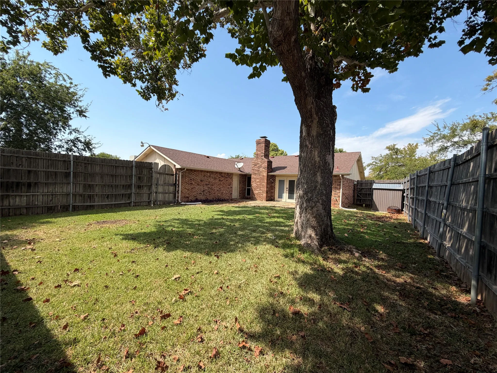 Single Family Residence For Sale in Denton County , 1332 Cherry Hill Lane, Lewisville, Texas 75067, 4 Bedroom, 2 Bathroom, 2 Garage spaces, 1,528 Sqft, built in 1972, mls#21371382, Real Estate Agent in Lewisville, Homes For Sale in Denton county, Homes For Sale in Lewisville, Realtor in Lewisville Texas, Real Estate Brokerage Independent Realty Texas, Luminita Cordes Realtor