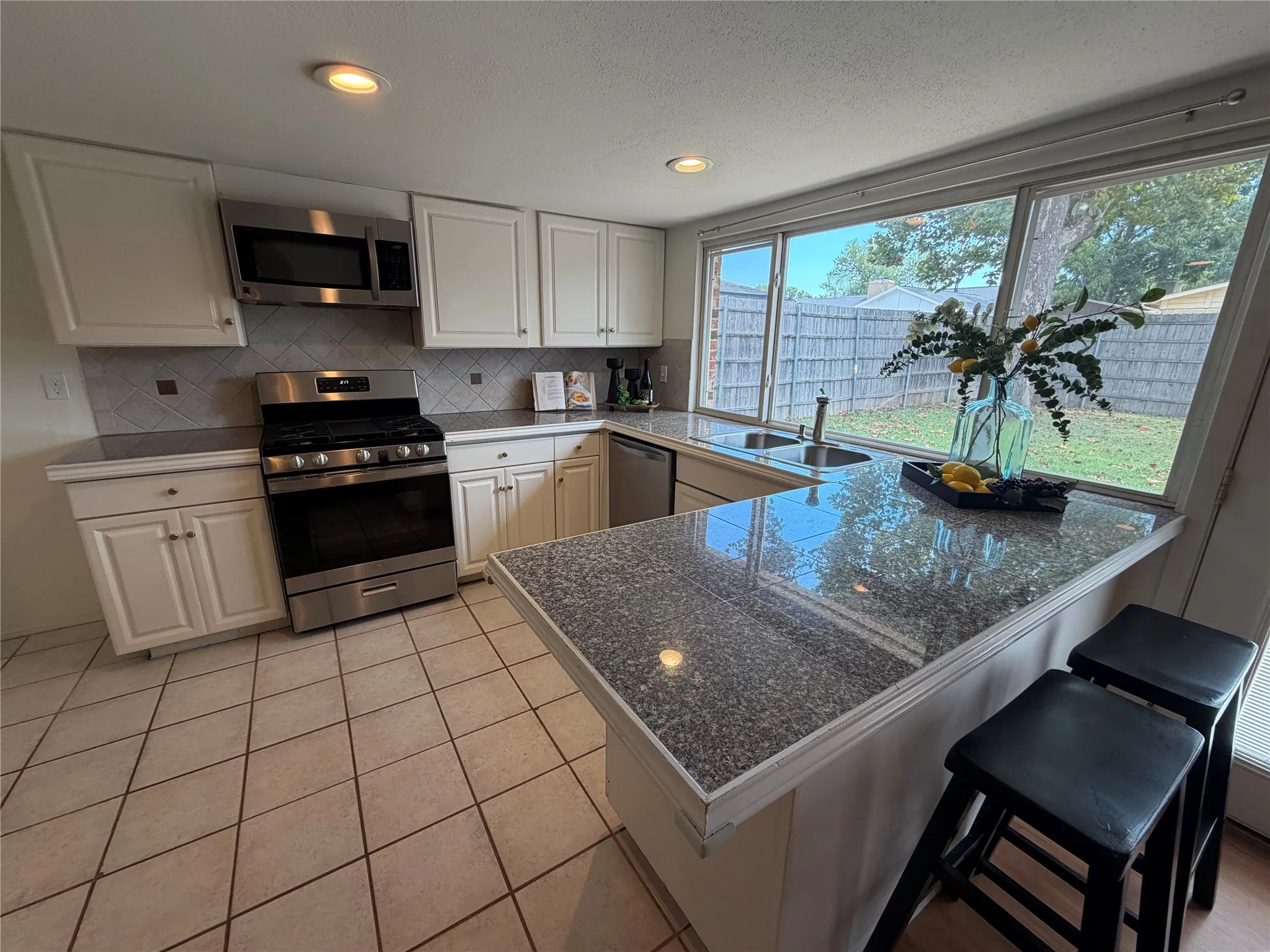Single Family Residence For Sale in Denton County , 1332 Cherry Hill Lane, Lewisville, Texas 75067, 4 Bedroom, 2 Bathroom, 2 Garage spaces, 1,528 Sqft, built in 1972, mls#21371382, Real Estate Agent in Lewisville, Homes For Sale in Denton county, Homes For Sale in Lewisville, Realtor in Lewisville Texas, Real Estate Brokerage Independent Realty Texas, Luminita Cordes Realtor
