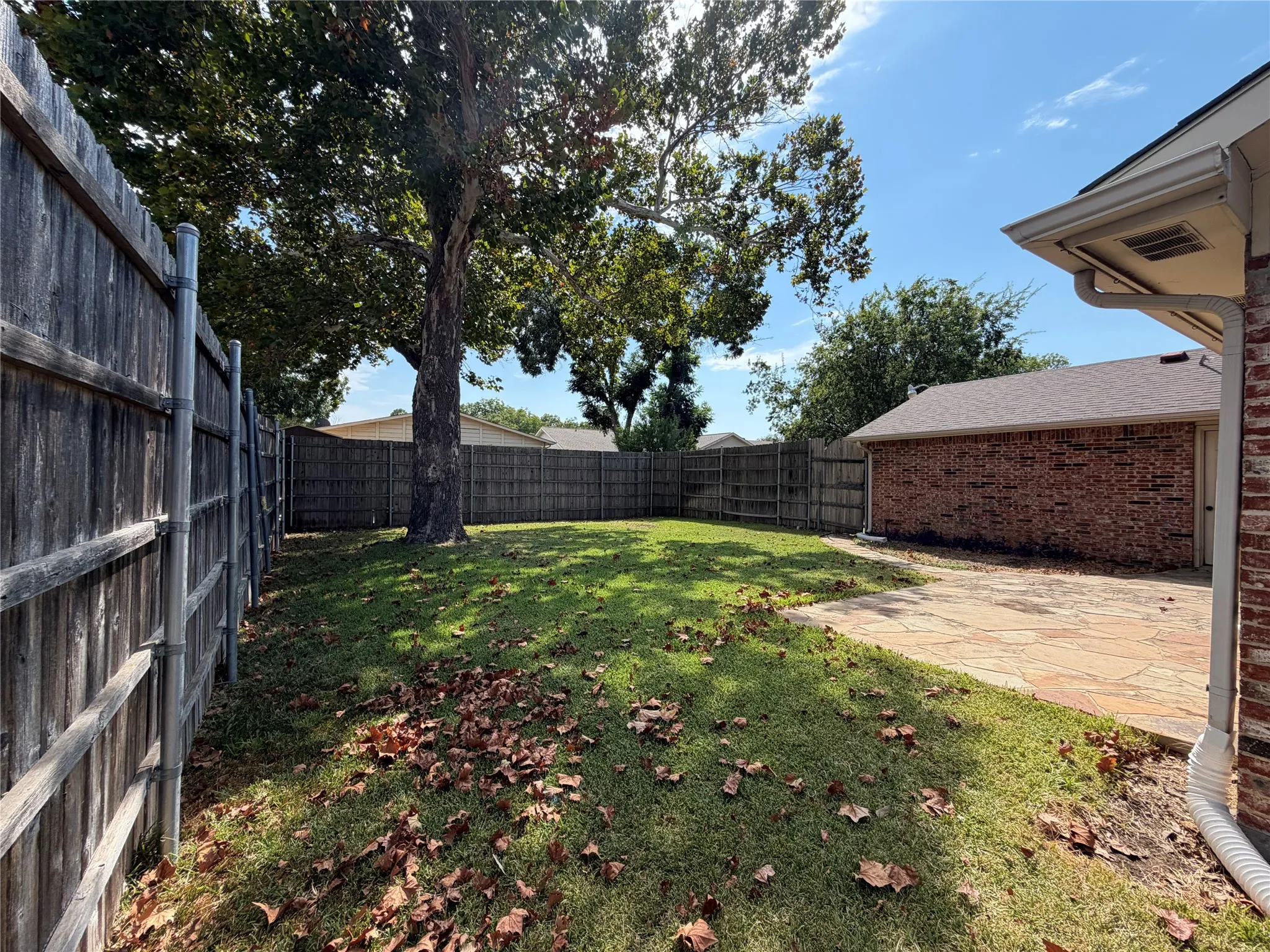 Single Family Residence For Sale in Denton County , 1332 Cherry Hill Lane, Lewisville, Texas 75067, 4 Bedroom, 2 Bathroom, 2 Garage spaces, 1,528 Sqft, built in 1972, mls#21371382, Real Estate Agent in Lewisville, Homes For Sale in Denton county, Homes For Sale in Lewisville, Realtor in Lewisville Texas, Real Estate Brokerage Independent Realty Texas, Luminita Cordes Realtor