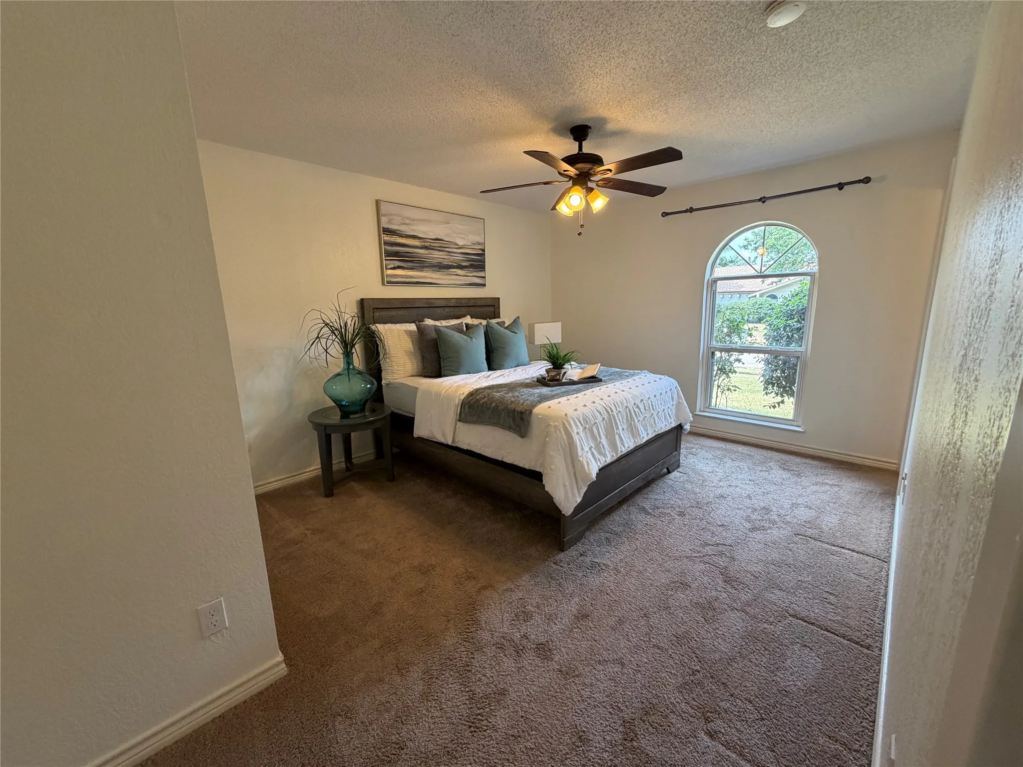 Single Family Residence For Sale in Denton County , 1332 Cherry Hill Lane, Lewisville, Texas 75067, 4 Bedroom, 2 Bathroom, 2 Garage spaces, 1,528 Sqft, built in 1972, mls#21371382, Real Estate Agent in Lewisville, Homes For Sale in Denton county, Homes For Sale in Lewisville, Realtor in Lewisville Texas, Real Estate Brokerage Independent Realty Texas, Luminita Cordes Realtor