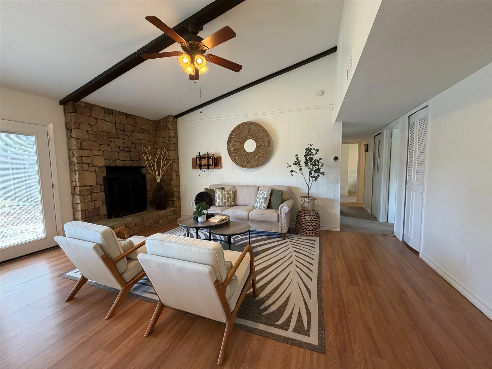 Single Family Residence For Sale in Denton County , 1332 Cherry Hill Lane, Lewisville, Texas 75067, 4 Bedroom, 2 Bathroom, 2 Garage spaces, 1,528 Sqft, built in 1972, mls#21371382, Real Estate Agent in Lewisville, Homes For Sale in Denton county, Homes For Sale in Lewisville, Realtor in Lewisville Texas, Real Estate Brokerage Independent Realty Texas, Luminita Cordes Realtor