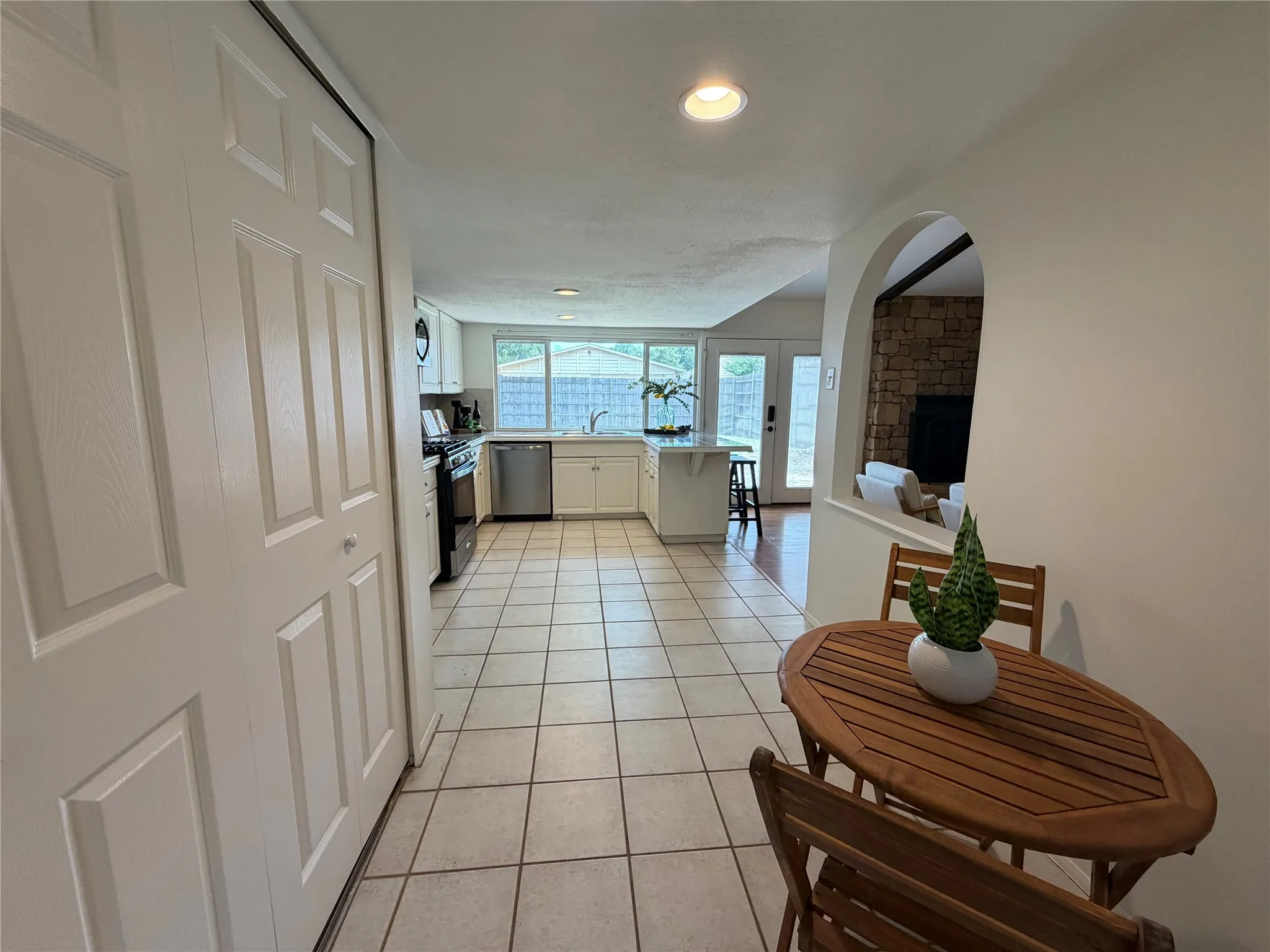 Single Family Residence For Sale in Denton County , 1332 Cherry Hill Lane, Lewisville, Texas 75067, 4 Bedroom, 2 Bathroom, 2 Garage spaces, 1,528 Sqft, built in 1972, mls#21371382, Real Estate Agent in Lewisville, Homes For Sale in Denton county, Homes For Sale in Lewisville, Realtor in Lewisville Texas, Real Estate Brokerage Independent Realty Texas, Luminita Cordes Realtor