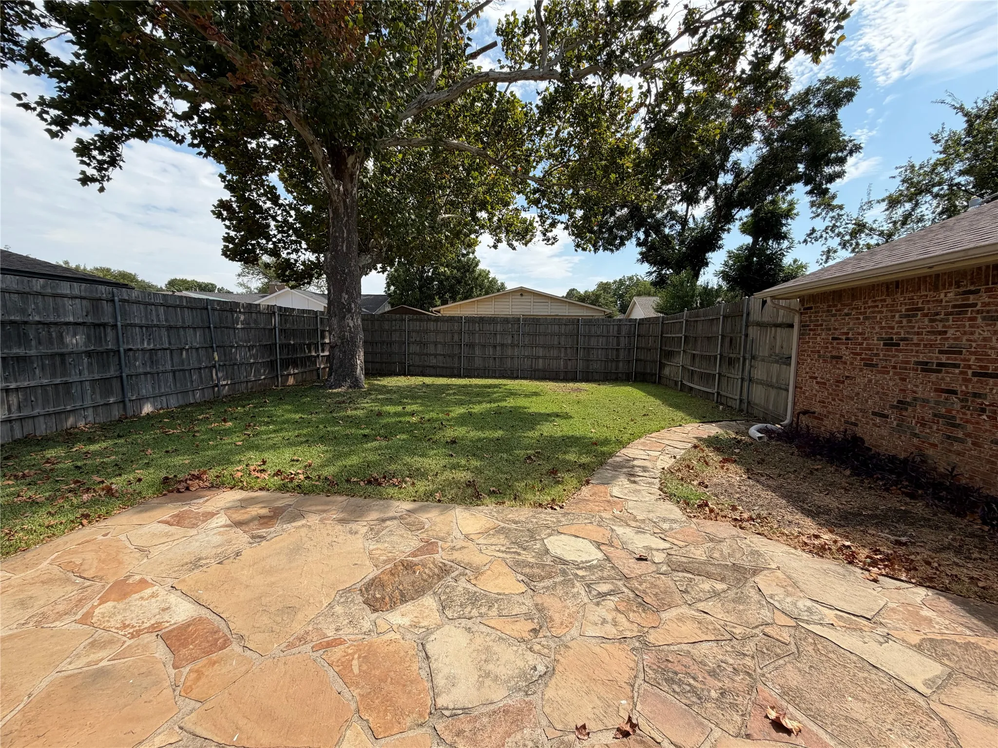 Single Family Residence For Sale in Denton County , 1332 Cherry Hill Lane, Lewisville, Texas 75067, 4 Bedroom, 2 Bathroom, 2 Garage spaces, 1,528 Sqft, built in 1972, mls#21371382, Real Estate Agent in Lewisville, Homes For Sale in Denton county, Homes For Sale in Lewisville, Realtor in Lewisville Texas, Real Estate Brokerage Independent Realty Texas, Luminita Cordes Realtor