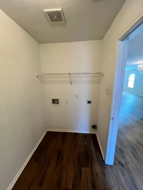Single Family Residence For Rent in Tarrant County , 1060 Mosaic Drive, Fort Worth, Texas 76179, 3 Bedroom, 2 Bathroom, 2 Garage spaces, 1,714 Sqft, built in 2006, mls#21371438, Real Estate Agent in Fort Worth, Homes For Rent in Tarrant county, Homes For Rent in Fort Worth, Realtor in Fort Worth Texas, Real Estate Brokerage Independent Realty Texas, Luminita Cordes Realtor