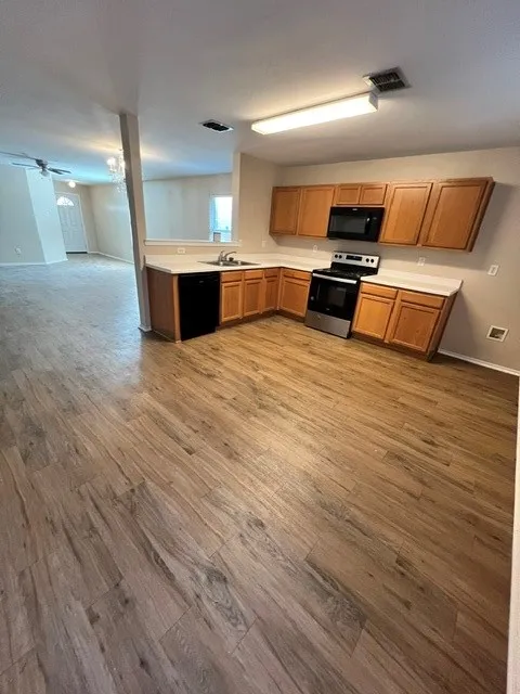 Single Family Residence For Rent in Tarrant County , 1060 Mosaic Drive, Fort Worth, Texas 76179, 3 Bedroom, 2 Bathroom, 2 Garage spaces, 1,714 Sqft, built in 2006, mls#21371438, Real Estate Agent in Fort Worth, Homes For Rent in Tarrant county, Homes For Rent in Fort Worth, Realtor in Fort Worth Texas, Real Estate Brokerage Independent Realty Texas, Luminita Cordes Realtor