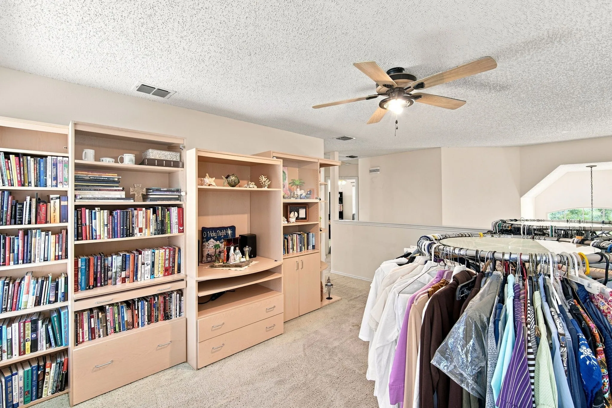 Single Family Residence For Sale in Dallas County , 212 Armstrong Drive, Cedar Hill, Texas 75104, 4 Bedroom, 3 Bathroom, 2 Garage spaces, 2,049 Sqft, built in 1995, mls#21370442, Real Estate Agent in Cedar Hill, Homes For Sale in Dallas county, Homes For Sale in Cedar Hill, Realtor in Cedar Hill Texas, Real Estate Brokerage Independent Realty Texas, Luminita Cordes Realtor