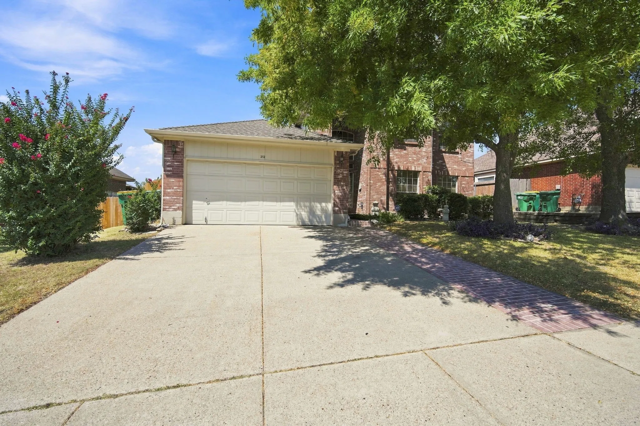 Single Family Residence For Sale in Dallas County , 212 Armstrong Drive, Cedar Hill, Texas 75104, 4 Bedroom, 3 Bathroom, 2 Garage spaces, 2,049 Sqft, built in 1995, mls#21370442, Real Estate Agent in Cedar Hill, Homes For Sale in Dallas county, Homes For Sale in Cedar Hill, Realtor in Cedar Hill Texas, Real Estate Brokerage Independent Realty Texas, Luminita Cordes Realtor
