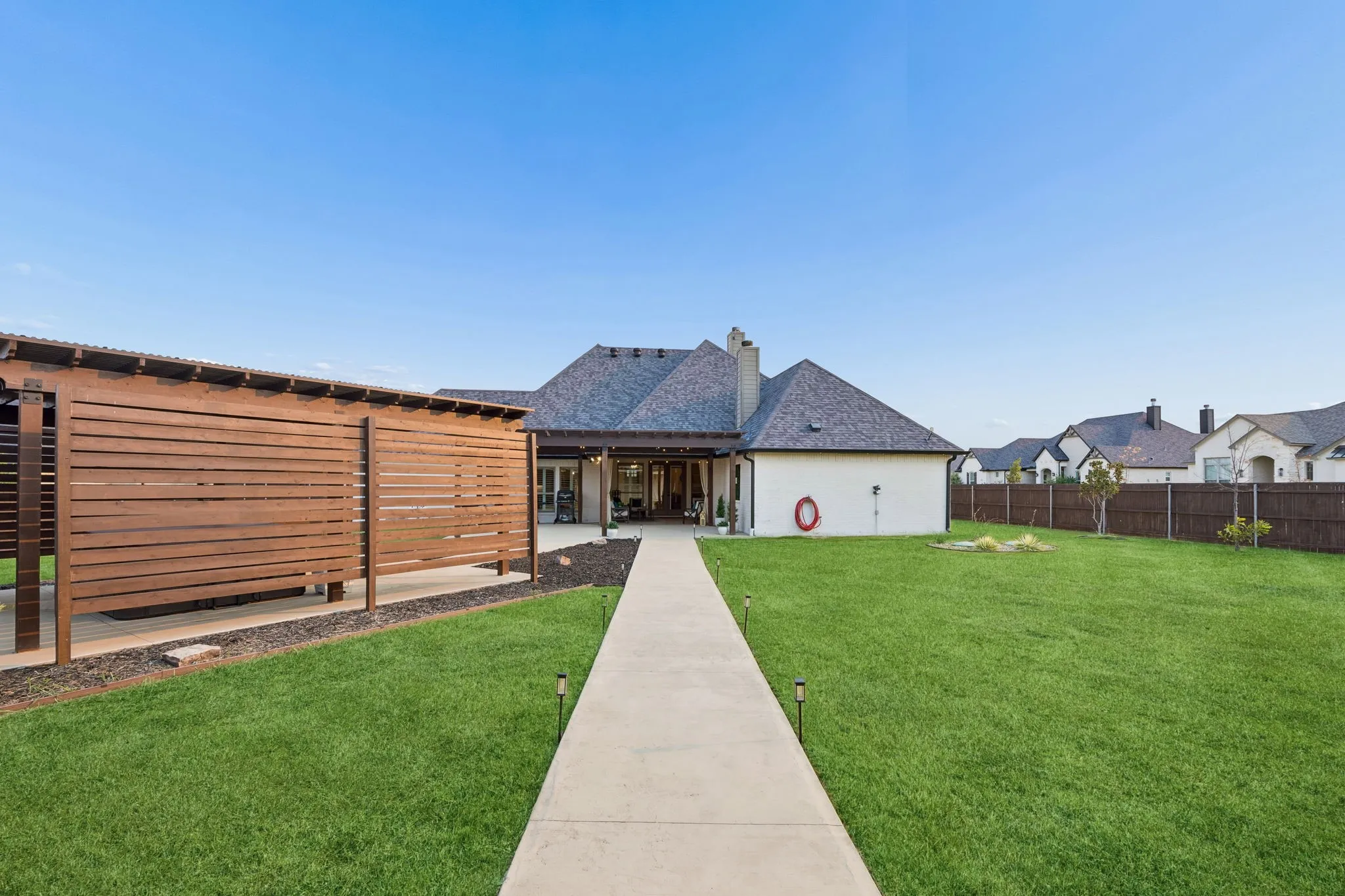 Single Family Residence For Sale in Denton County , 14816 Gentle Dove Street, Justin, Texas 76247, 4 Bedroom, 3 Bathroom, 3 Garage spaces, 2,418 Sqft, built in 2020, mls#21370357, Real Estate Agent in Justin, Homes For Sale in Denton county, Homes For Sale in Justin, Realtor in Justin Texas, Real Estate Brokerage Independent Realty Texas, Luminita Cordes Realtor
