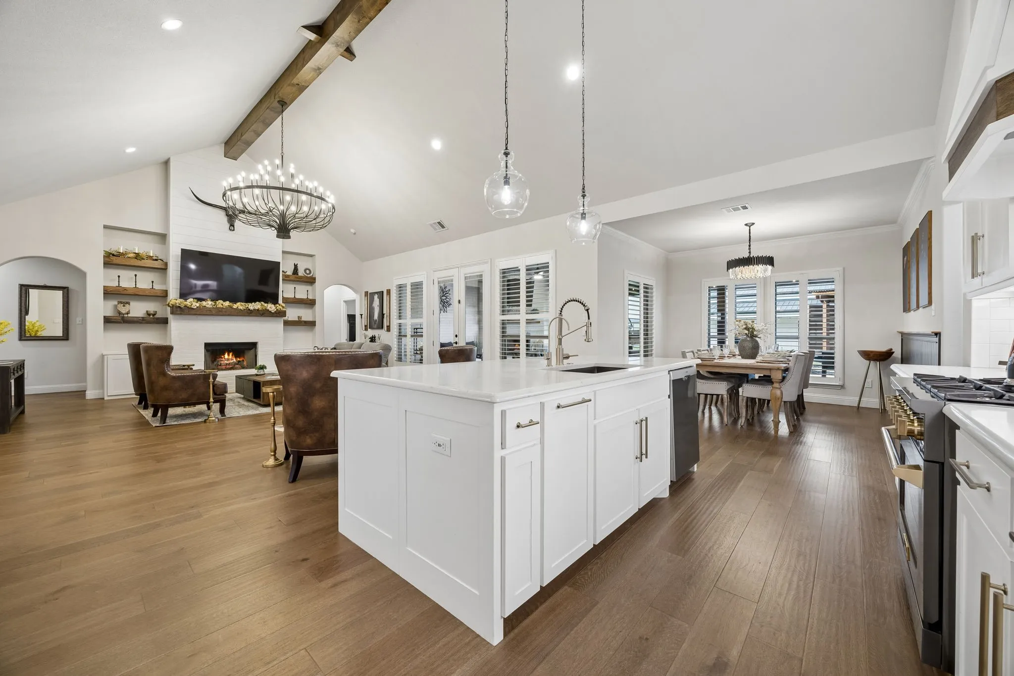 Single Family Residence For Sale in Denton County , 14816 Gentle Dove Street, Justin, Texas 76247, 4 Bedroom, 3 Bathroom, 3 Garage spaces, 2,418 Sqft, built in 2020, mls#21370357, Real Estate Agent in Justin, Homes For Sale in Denton county, Homes For Sale in Justin, Realtor in Justin Texas, Real Estate Brokerage Independent Realty Texas, Luminita Cordes Realtor