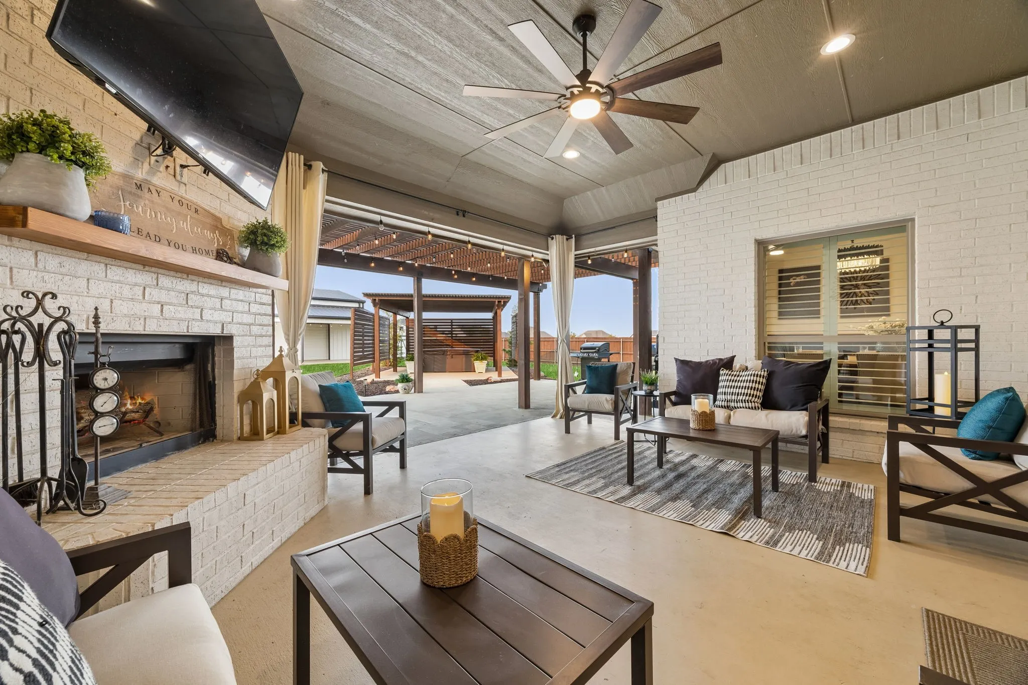 Single Family Residence For Sale in Denton County , 14816 Gentle Dove Street, Justin, Texas 76247, 4 Bedroom, 3 Bathroom, 3 Garage spaces, 2,418 Sqft, built in 2020, mls#21370357, Real Estate Agent in Justin, Homes For Sale in Denton county, Homes For Sale in Justin, Realtor in Justin Texas, Real Estate Brokerage Independent Realty Texas, Luminita Cordes Realtor