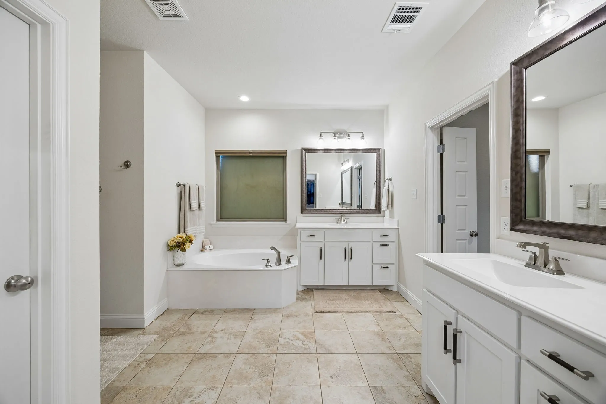 Single Family Residence For Sale in Denton County , 14816 Gentle Dove Street, Justin, Texas 76247, 4 Bedroom, 3 Bathroom, 3 Garage spaces, 2,418 Sqft, built in 2020, mls#21370357, Real Estate Agent in Justin, Homes For Sale in Denton county, Homes For Sale in Justin, Realtor in Justin Texas, Real Estate Brokerage Independent Realty Texas, Luminita Cordes Realtor