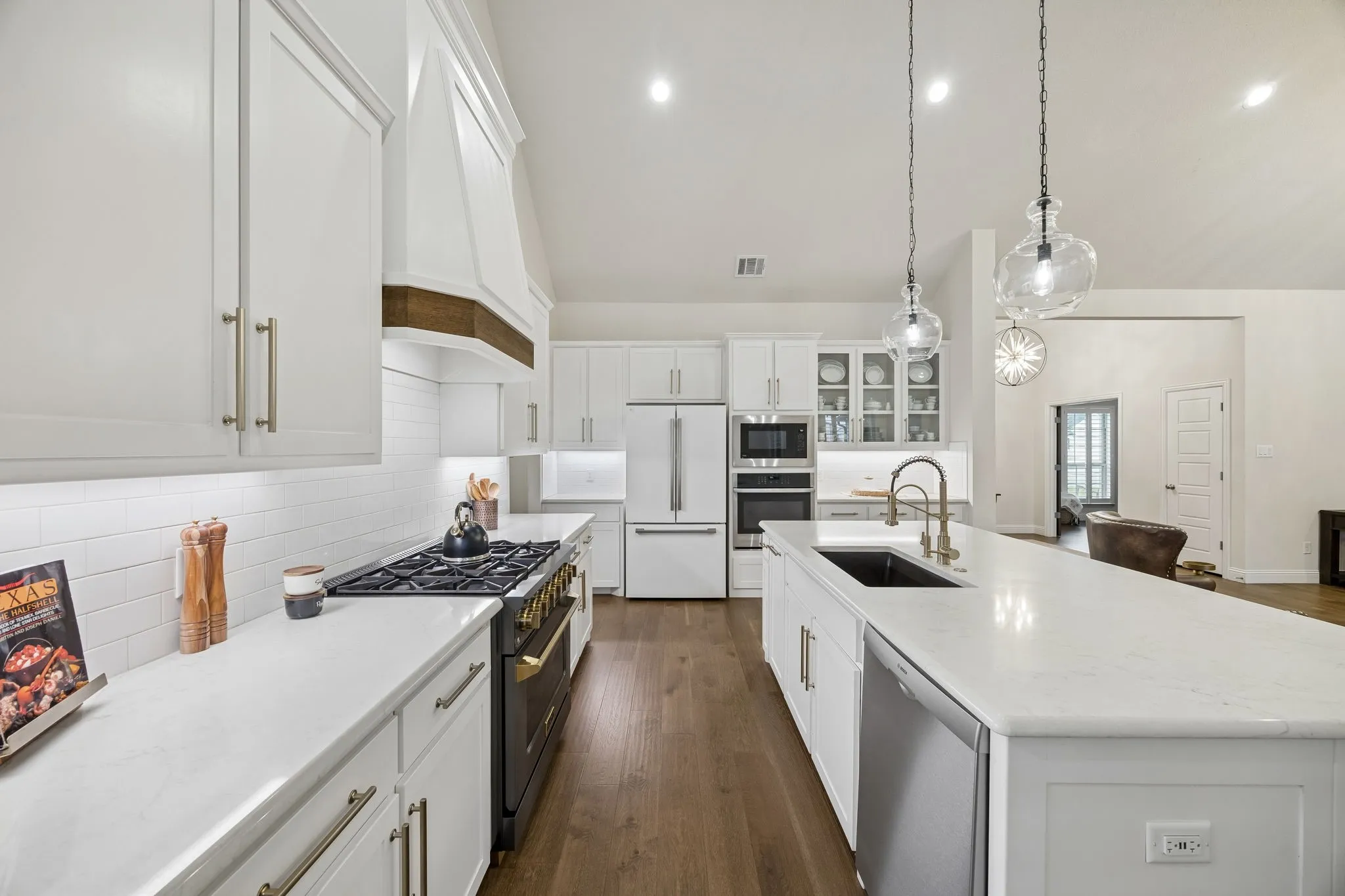 Single Family Residence For Sale in Denton County , 14816 Gentle Dove Street, Justin, Texas 76247, 4 Bedroom, 3 Bathroom, 3 Garage spaces, 2,418 Sqft, built in 2020, mls#21370357, Real Estate Agent in Justin, Homes For Sale in Denton county, Homes For Sale in Justin, Realtor in Justin Texas, Real Estate Brokerage Independent Realty Texas, Luminita Cordes Realtor