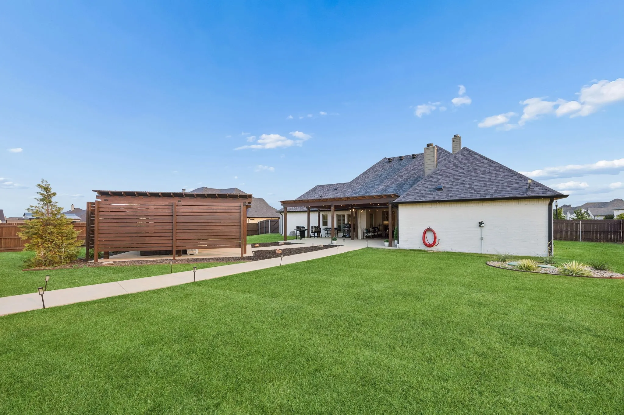 Single Family Residence For Sale in Denton County , 14816 Gentle Dove Street, Justin, Texas 76247, 4 Bedroom, 3 Bathroom, 3 Garage spaces, 2,418 Sqft, built in 2020, mls#21370357, Real Estate Agent in Justin, Homes For Sale in Denton county, Homes For Sale in Justin, Realtor in Justin Texas, Real Estate Brokerage Independent Realty Texas, Luminita Cordes Realtor