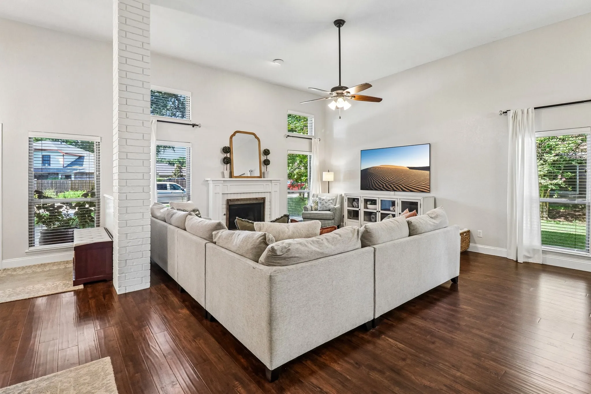 Single Family Residence For Sale in Dallas County , 306 Ashley Drive, Coppell, Texas 75019, 3 Bedroom, 2 Bathroom, 2 Garage spaces, 2,016 Sqft, built in 1986, mls#21367499, Real Estate Agent in Coppell, Homes For Sale in Dallas county, Homes For Sale in Coppell, Realtor in Coppell Texas, Real Estate Brokerage Independent Realty Texas, Luminita Cordes Realtor