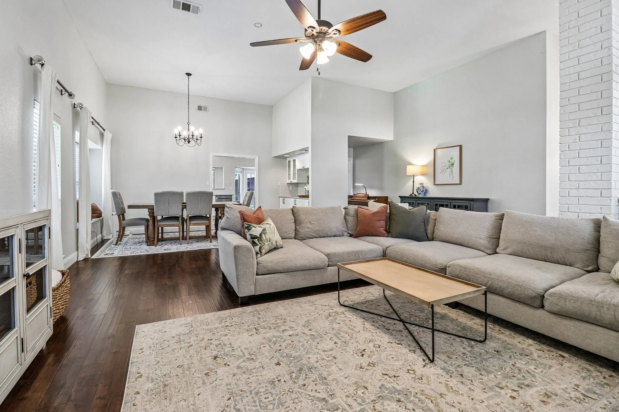 Single Family Residence For Sale in Dallas County , 306 Ashley Drive, Coppell, Texas 75019, 3 Bedroom, 2 Bathroom, 2 Garage spaces, 2,016 Sqft, built in 1986, mls#21367499, Real Estate Agent in Coppell, Homes For Sale in Dallas county, Homes For Sale in Coppell, Realtor in Coppell Texas, Real Estate Brokerage Independent Realty Texas, Luminita Cordes Realtor