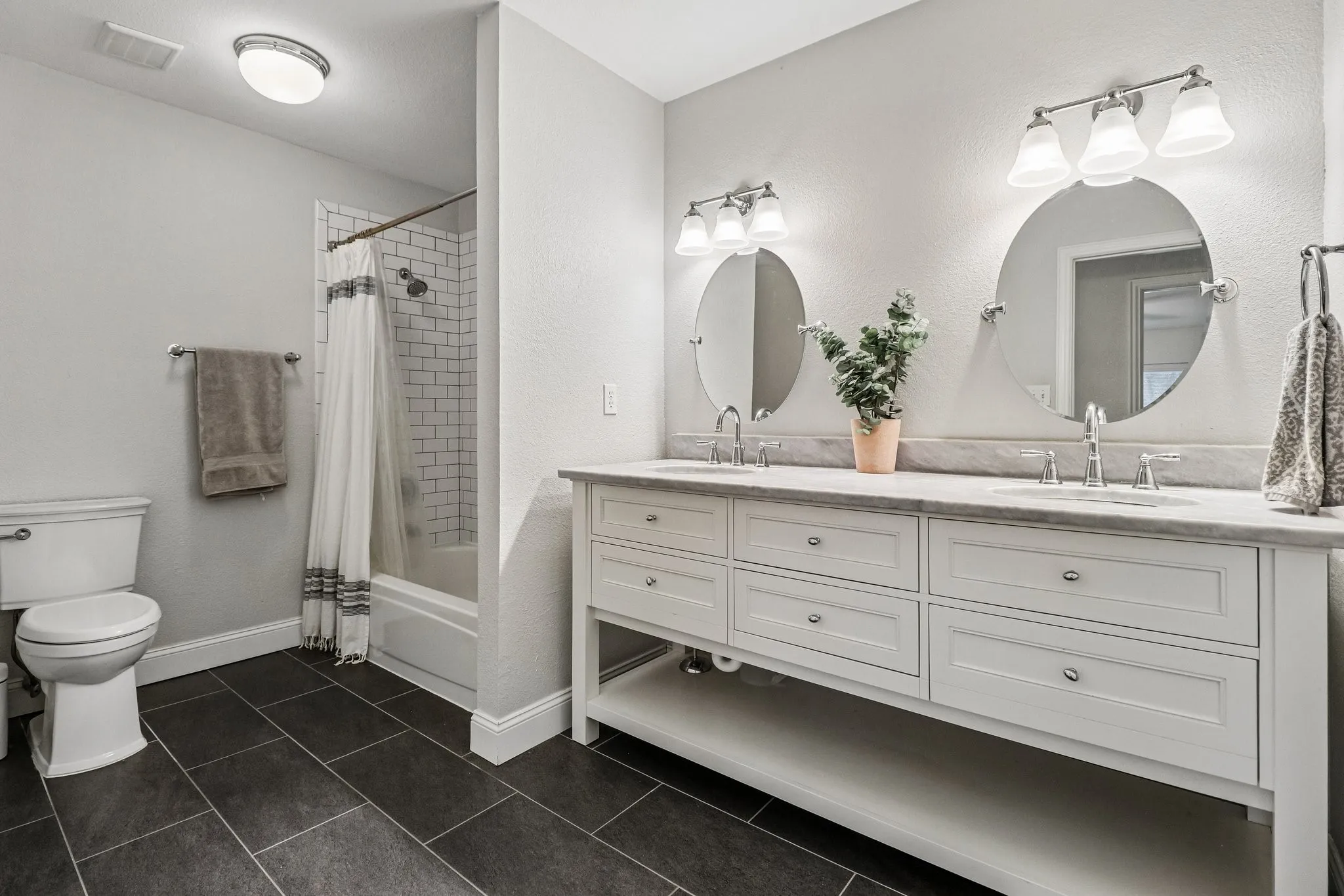 Single Family Residence For Sale in Dallas County , 306 Ashley Drive, Coppell, Texas 75019, 3 Bedroom, 2 Bathroom, 2 Garage spaces, 2,016 Sqft, built in 1986, mls#21367499, Real Estate Agent in Coppell, Homes For Sale in Dallas county, Homes For Sale in Coppell, Realtor in Coppell Texas, Real Estate Brokerage Independent Realty Texas, Luminita Cordes Realtor